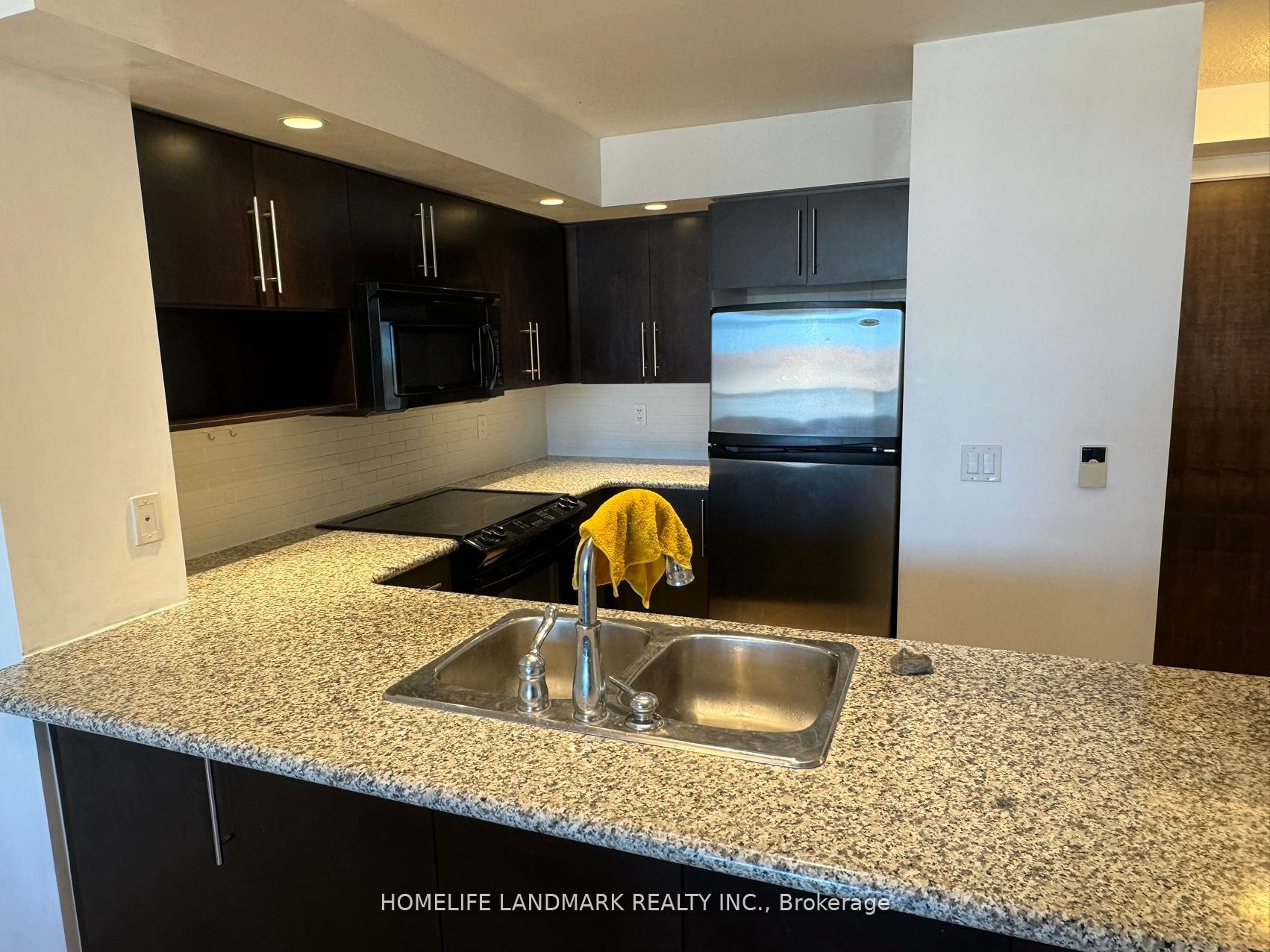 23 COX Boulevard 675, Markham, ON L3R 7Z9 photo 2