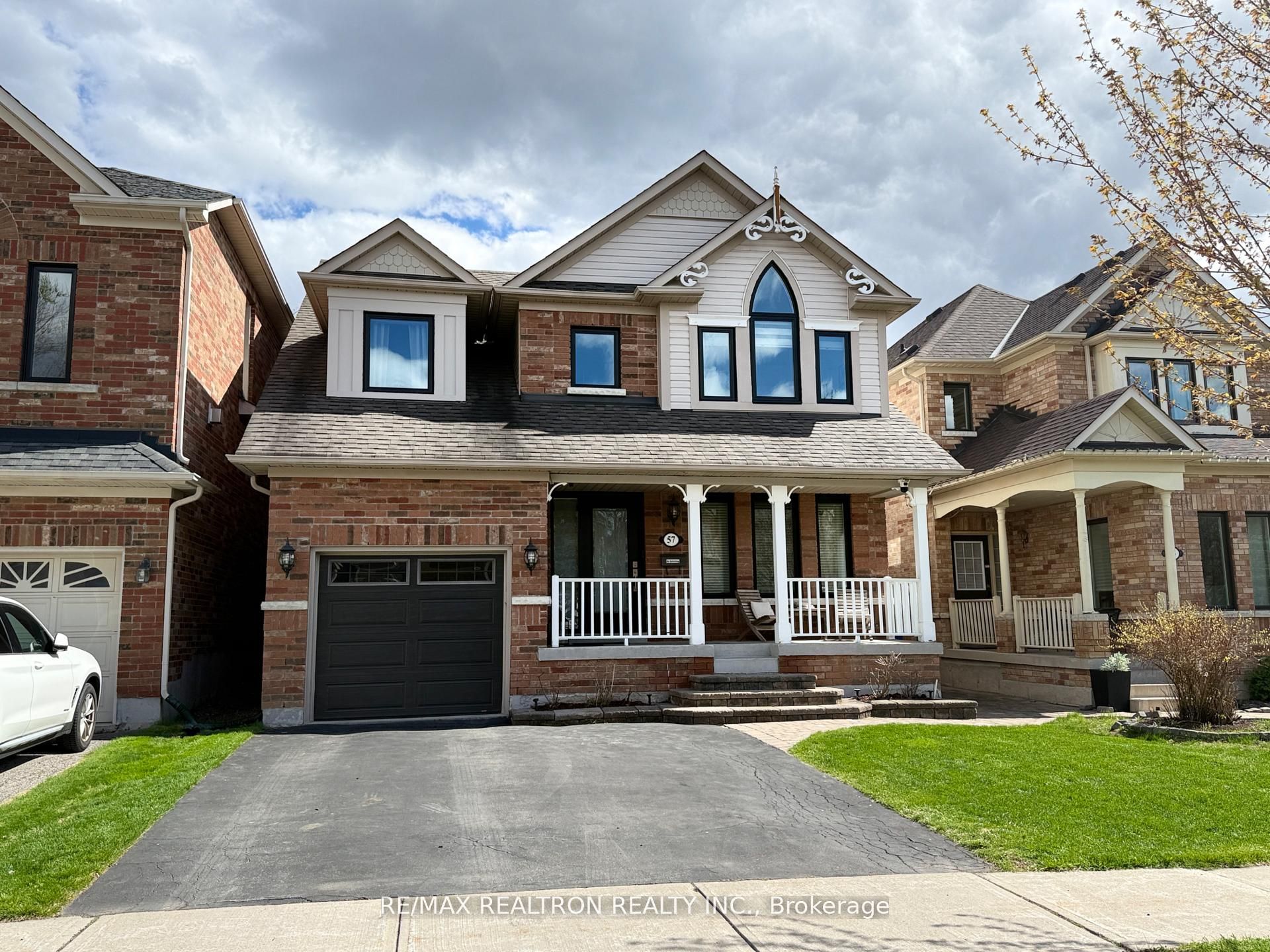 57 Skipton Trail, Aurora, ON L4G 7R3