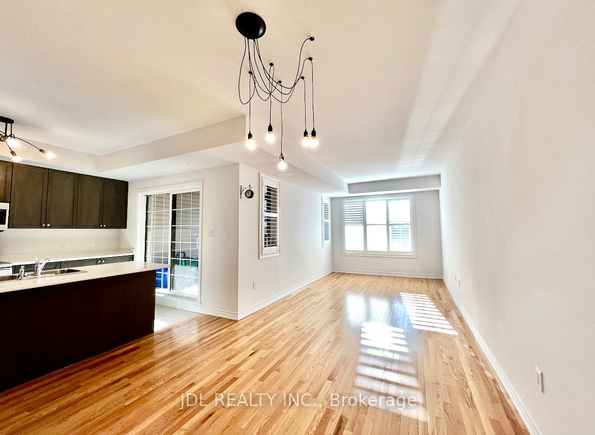 33 Jaffna Lane, Markham, ON L6C 0X7 photo 3