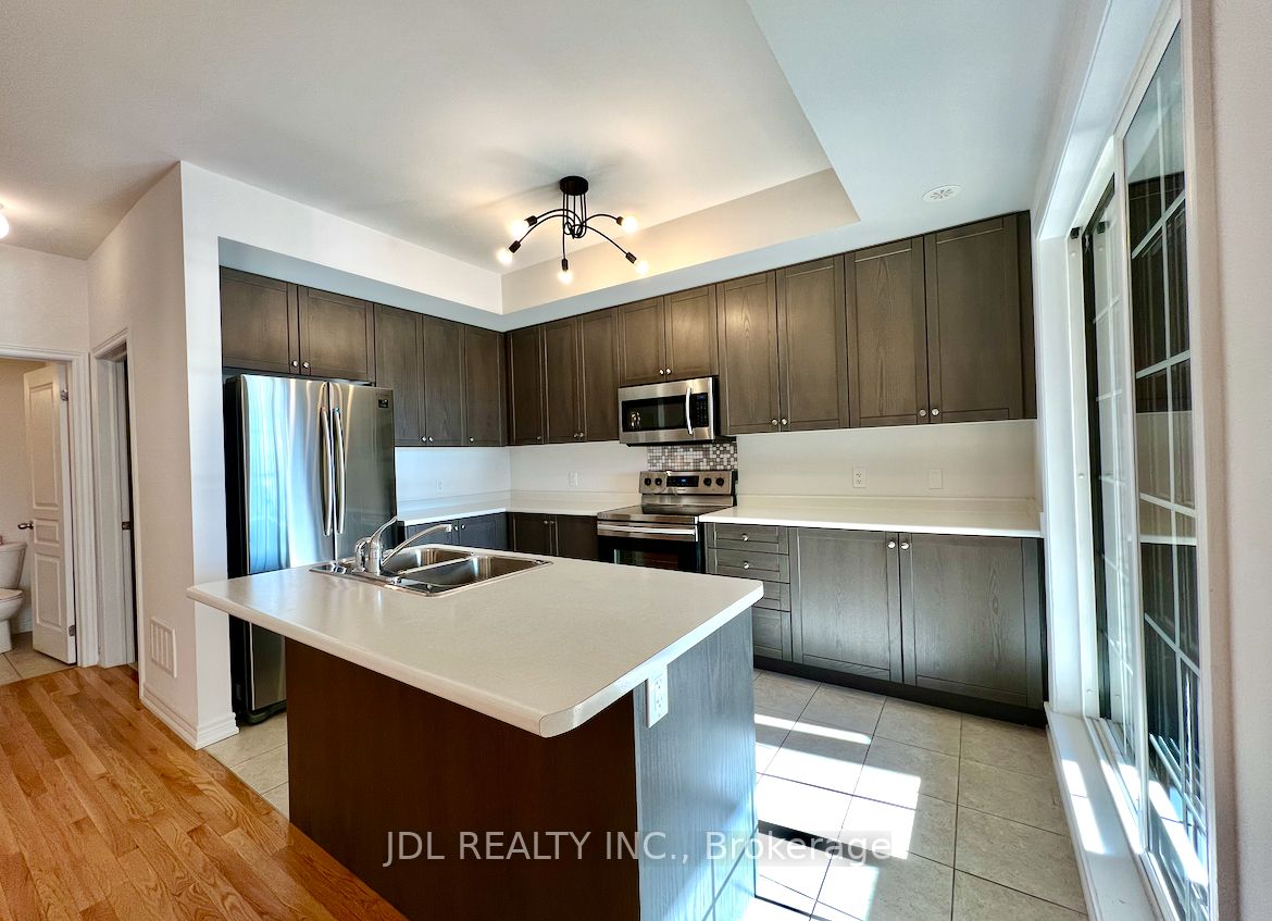 33 Jaffna Lane, Markham, ON L6C 0X7 photo 5