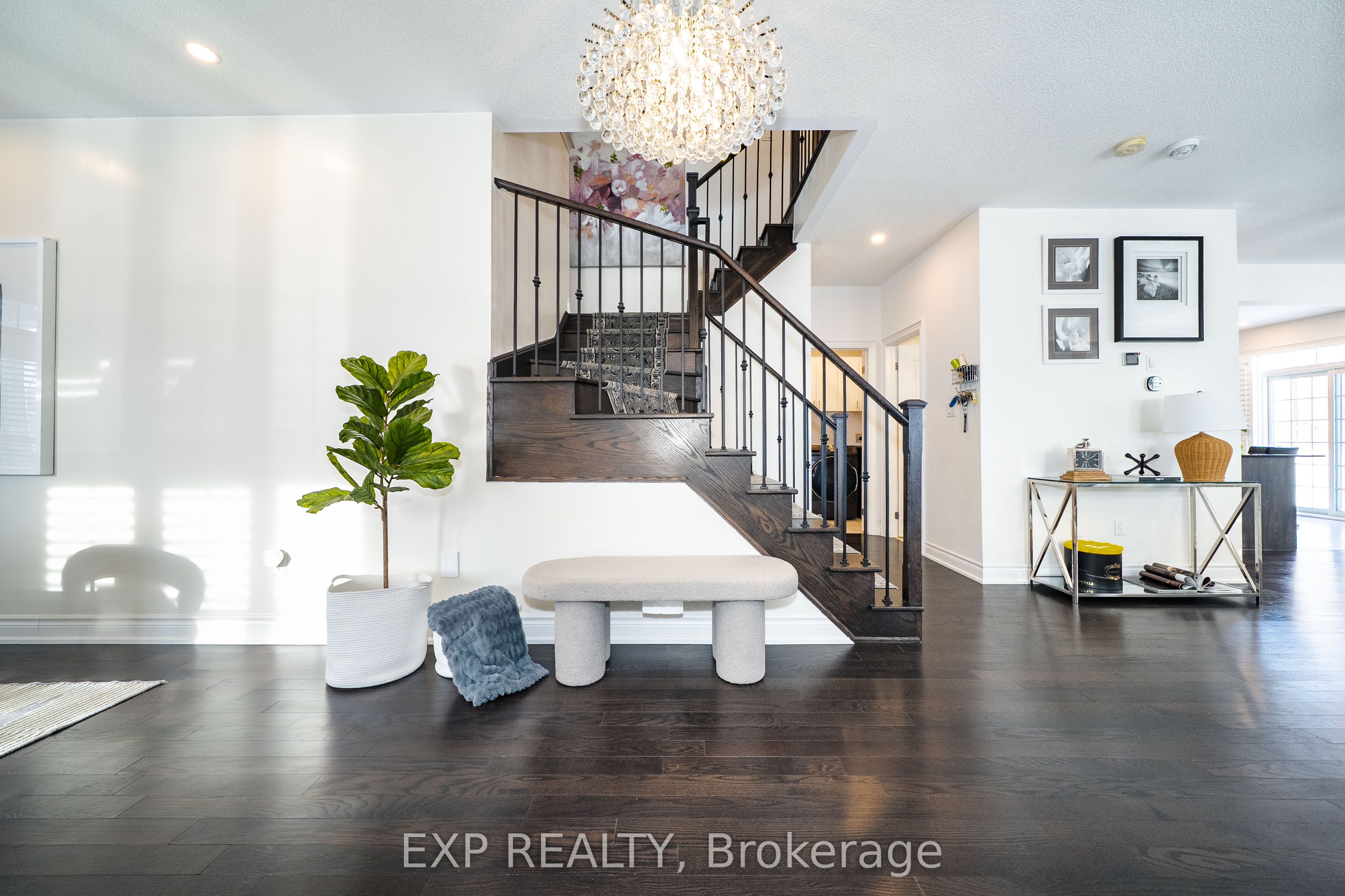 2 Tesla Crescent, East Gwillimbury, ON L9N 0T3 photo 4