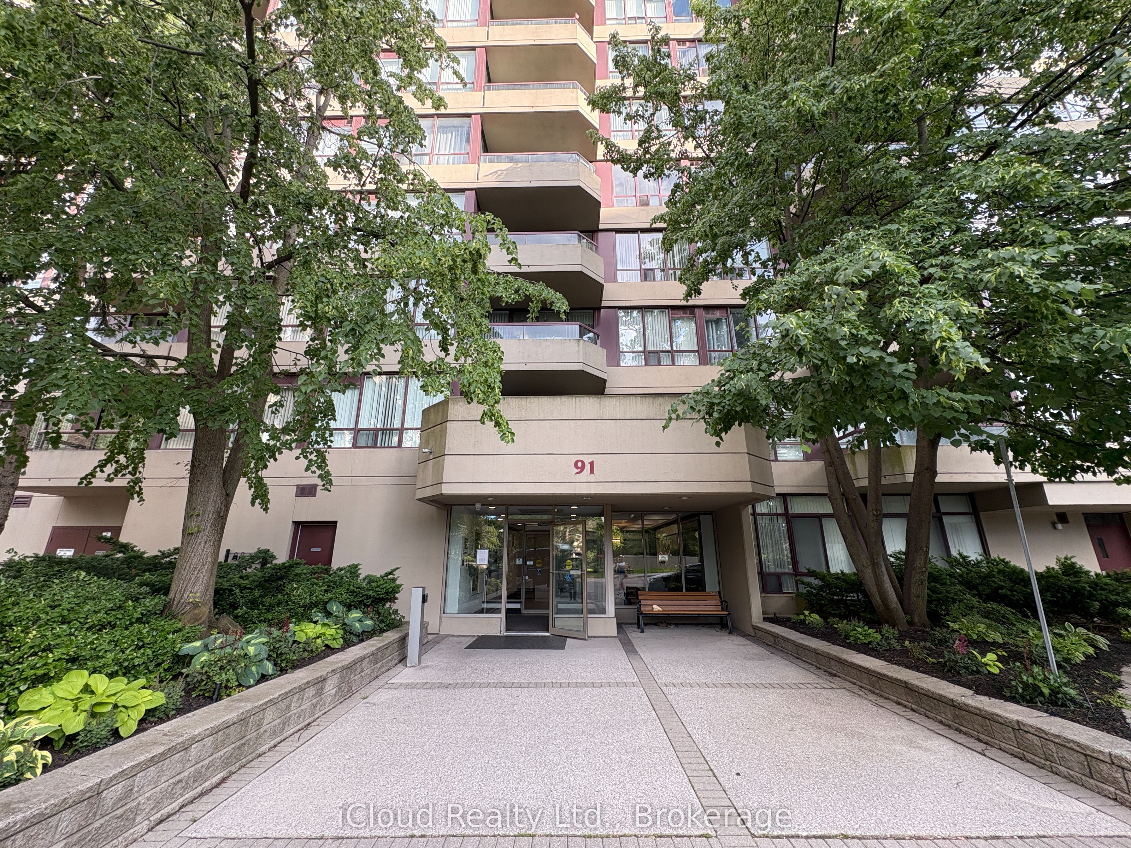 91 Townsgate Drive 710, Vaughan, ON L4J 8E8 photo 2