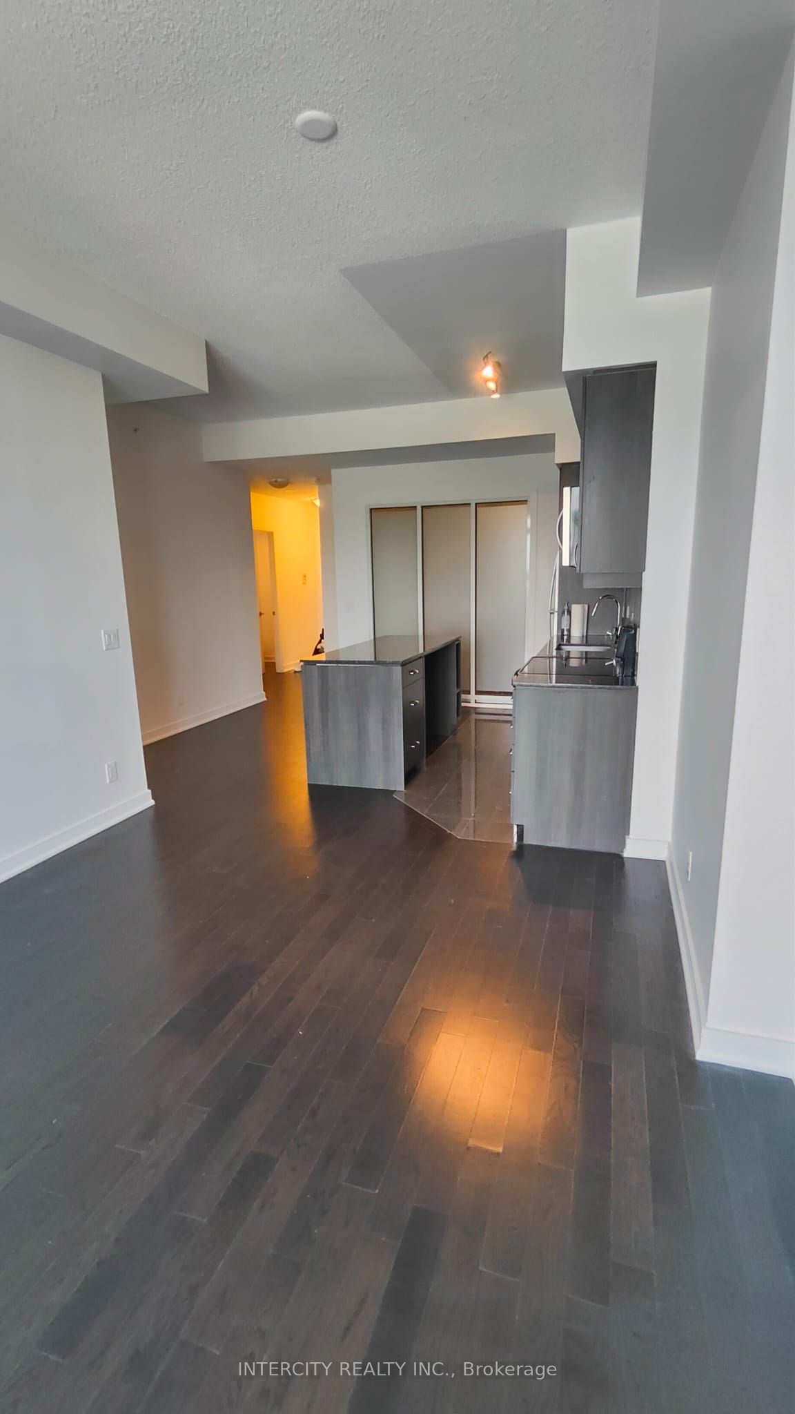 9205 Yonge Street N 804, Richmond Hill, ON L4C 1V5 photo 2