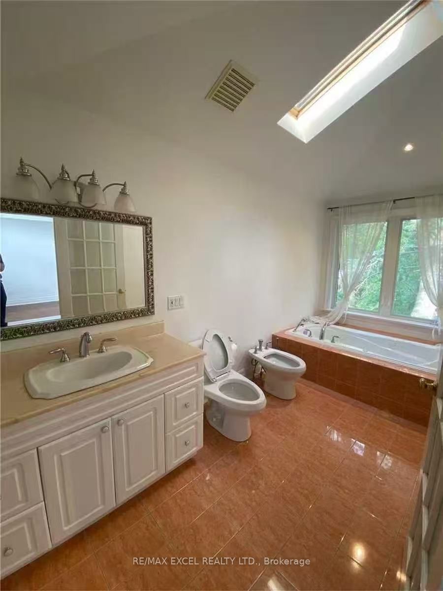 69 Leisure Lane Loft, Richmond Hill, ON L4C 4X2 photo 4