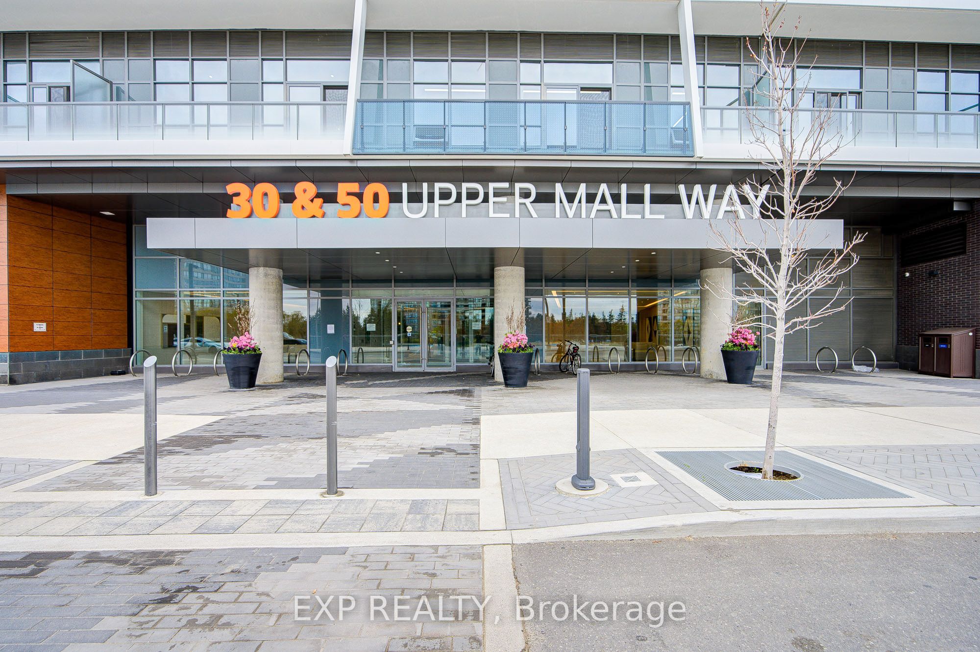 30 Upper Mall Way 2707, Vaughan, ON L4J 0L7 photo 3