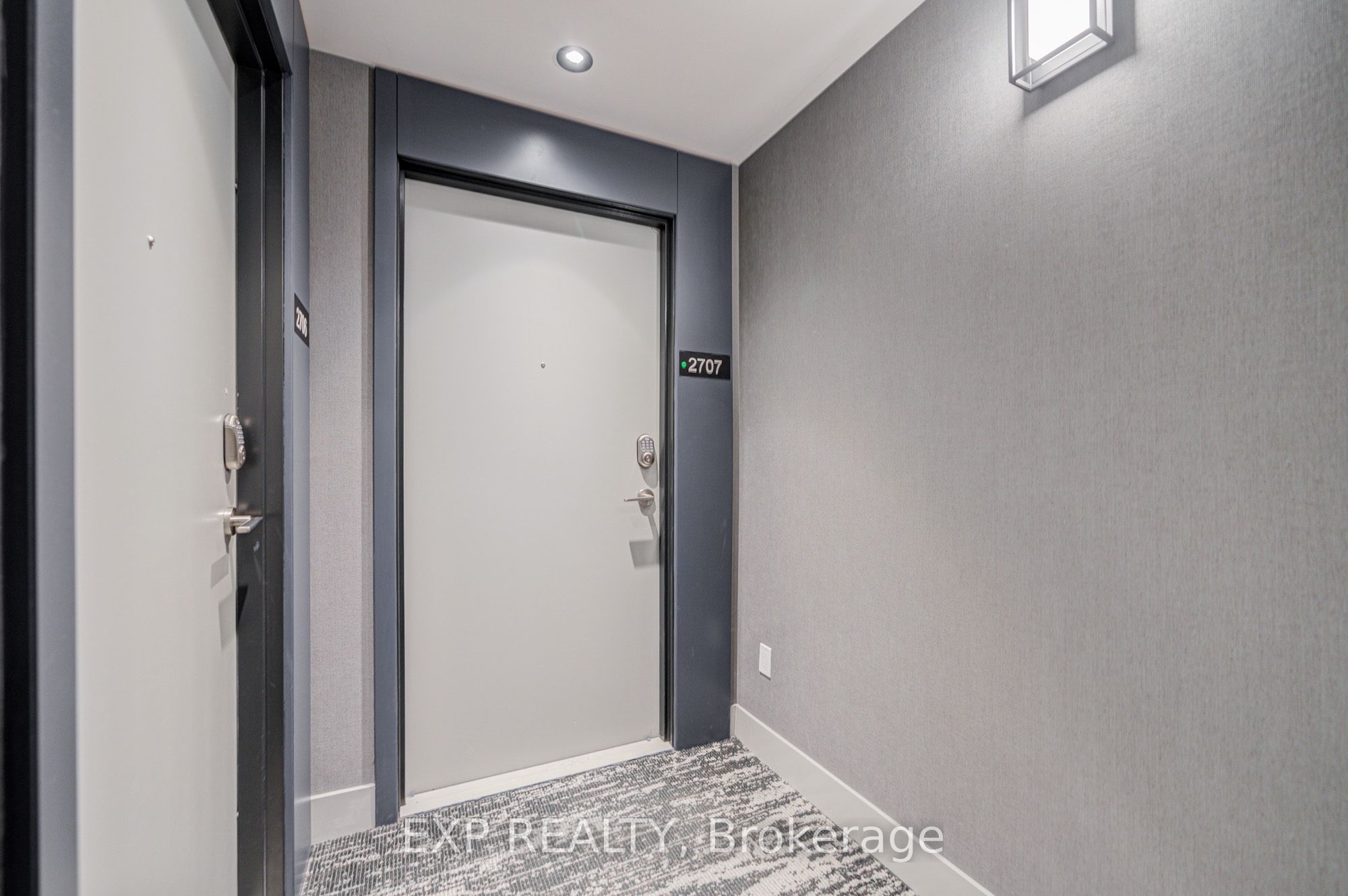 30 Upper Mall Way 2707, Vaughan, ON L4J 0L7 photo 4