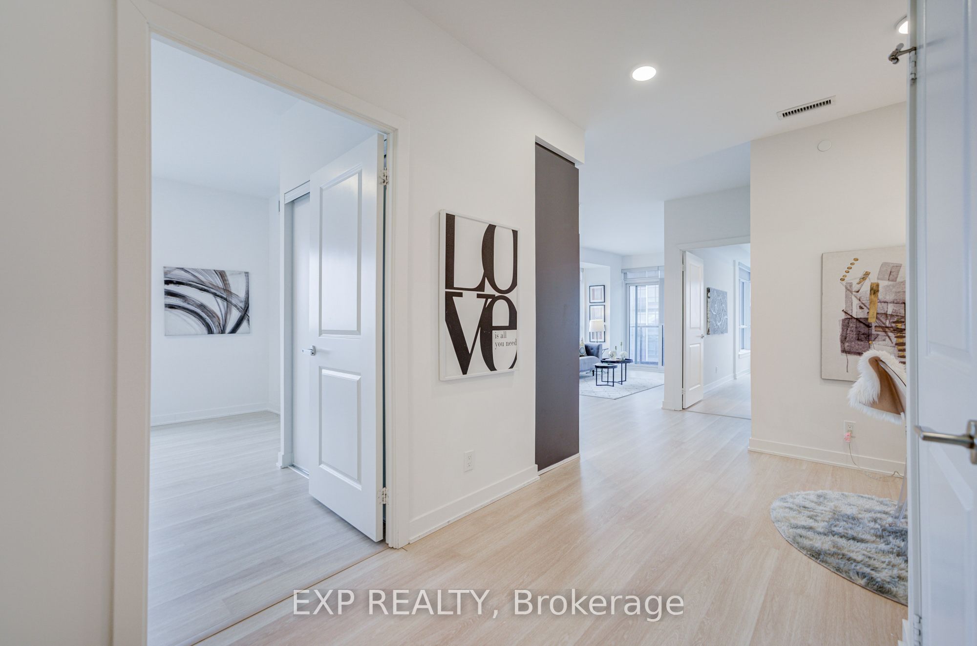30 Upper Mall Way 2707, Vaughan, ON L4J 0L7 photo 5