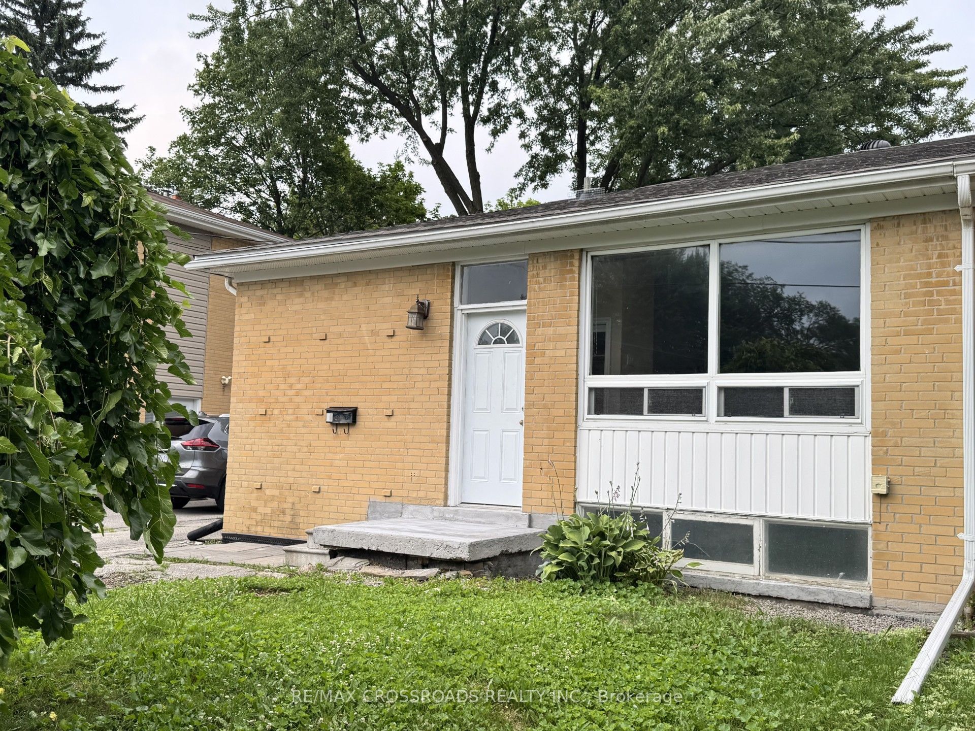 21 Davis Road Main, Aurora, ON L4G 2B4 photo 2