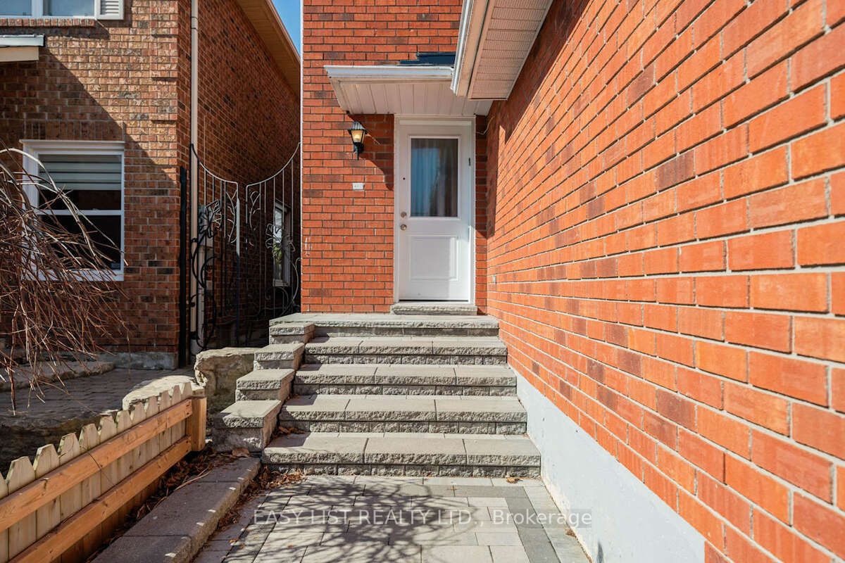 109 Whitney Place, Vaughan, ON L4J 6V6 photo 2