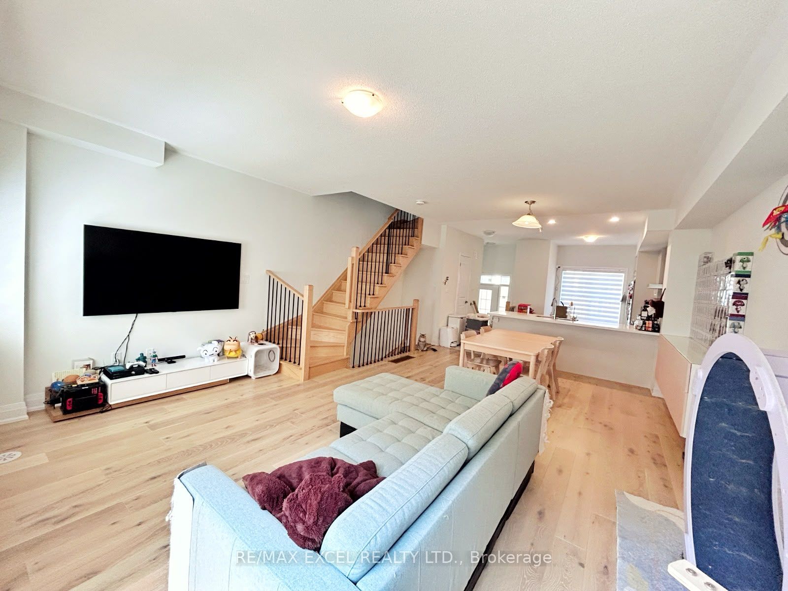 96 Clippers Crescent, Whitchurch-Stouffville, ON L4A 4X7 photo 4