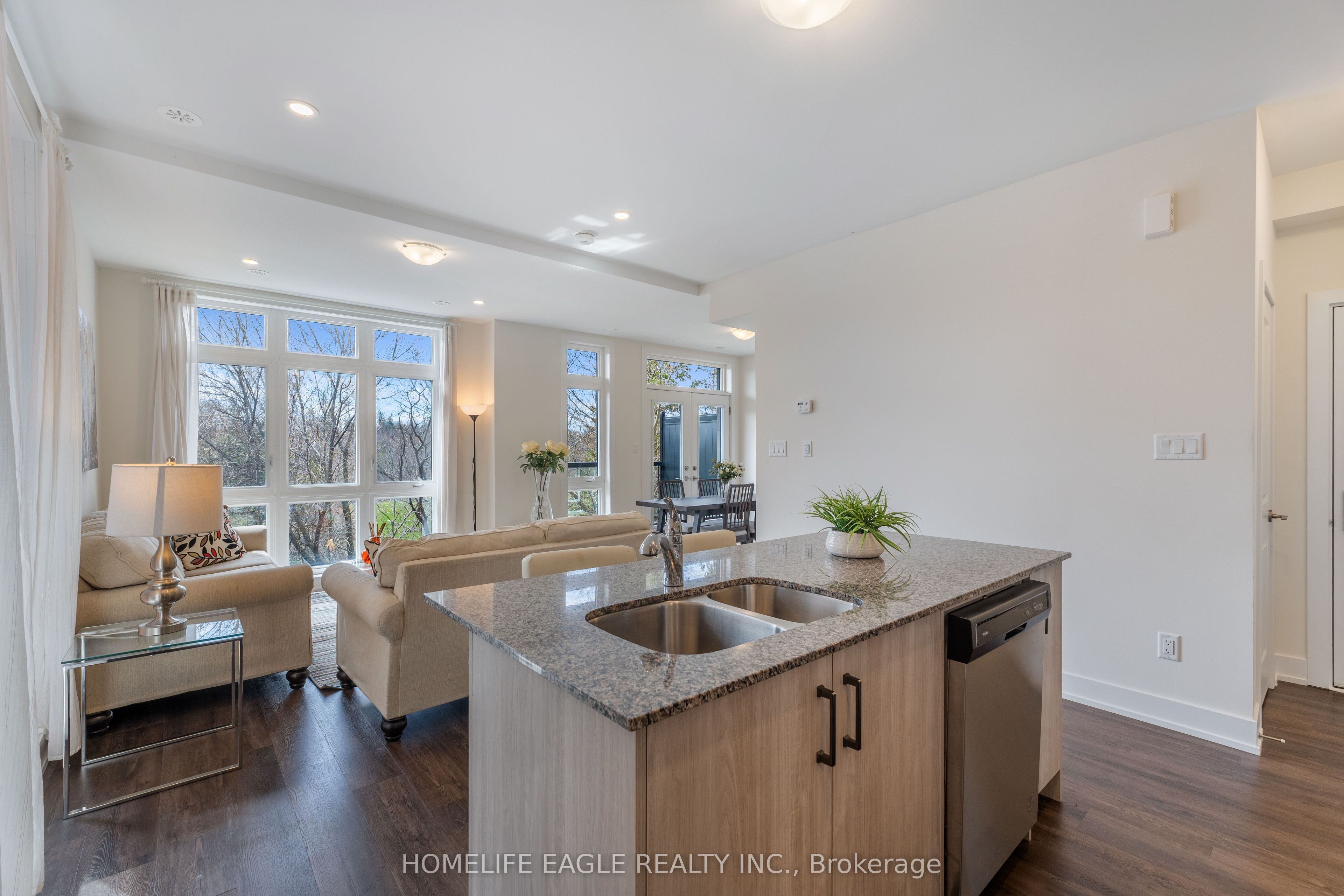7 Phelps Lane 16, Richmond Hill, ON L4E 1J4 photo 3