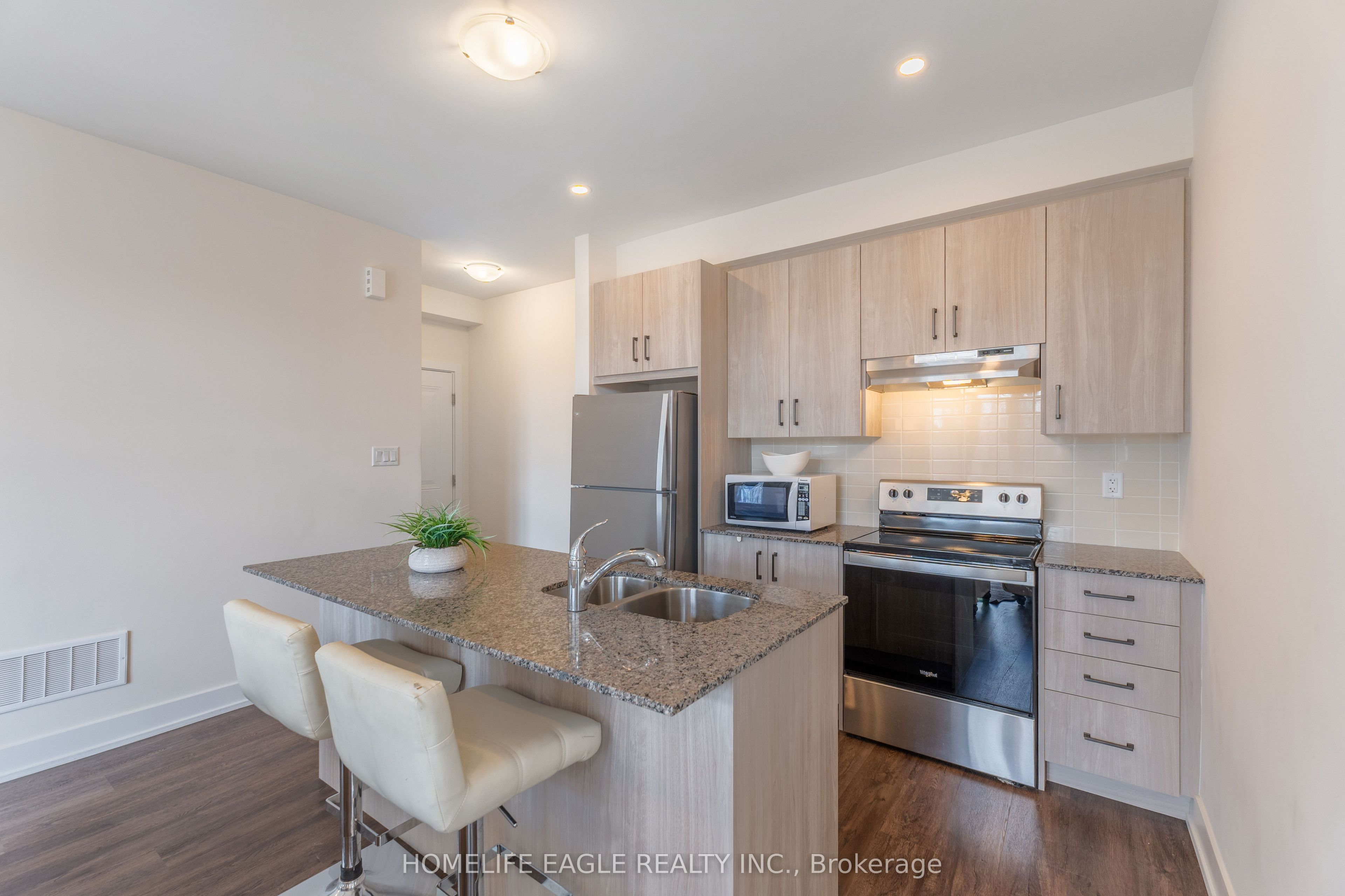 7 Phelps Lane 16, Richmond Hill, ON L4E 1J4 photo 4