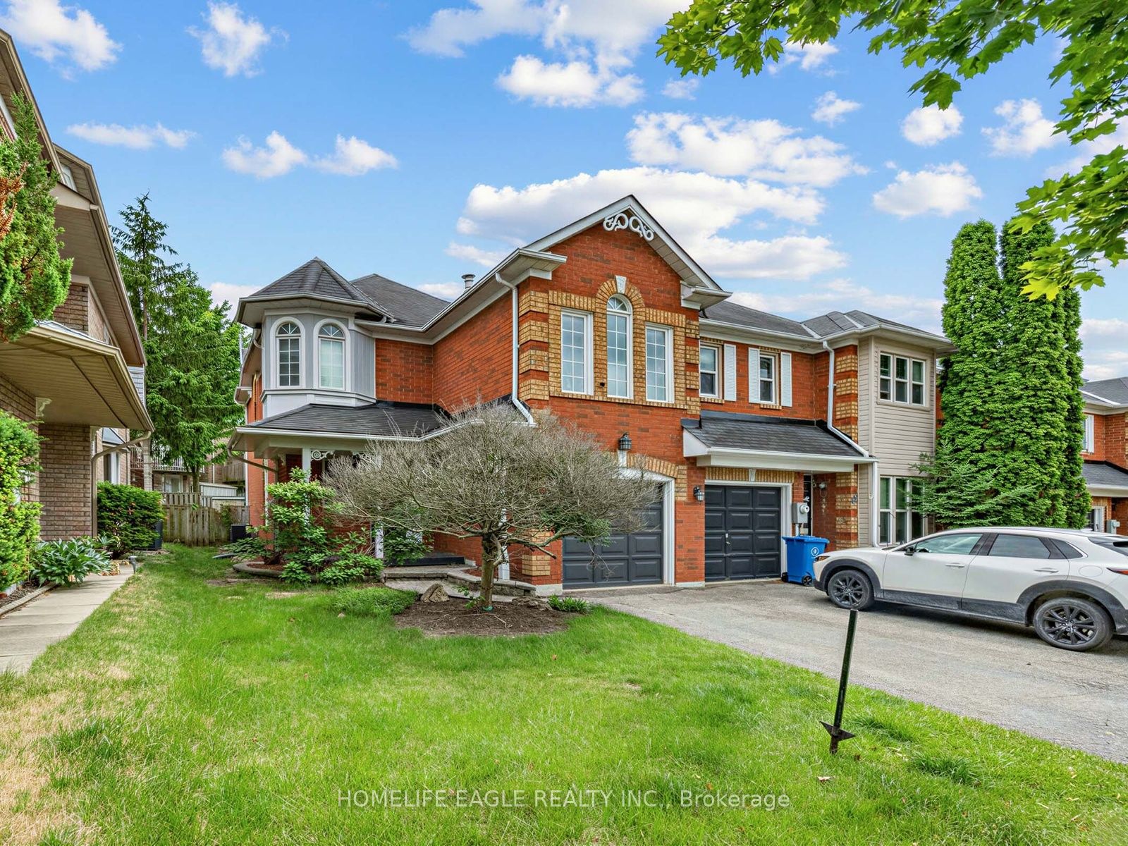 101 Downey Circle, Aurora, ON L4G 7E8