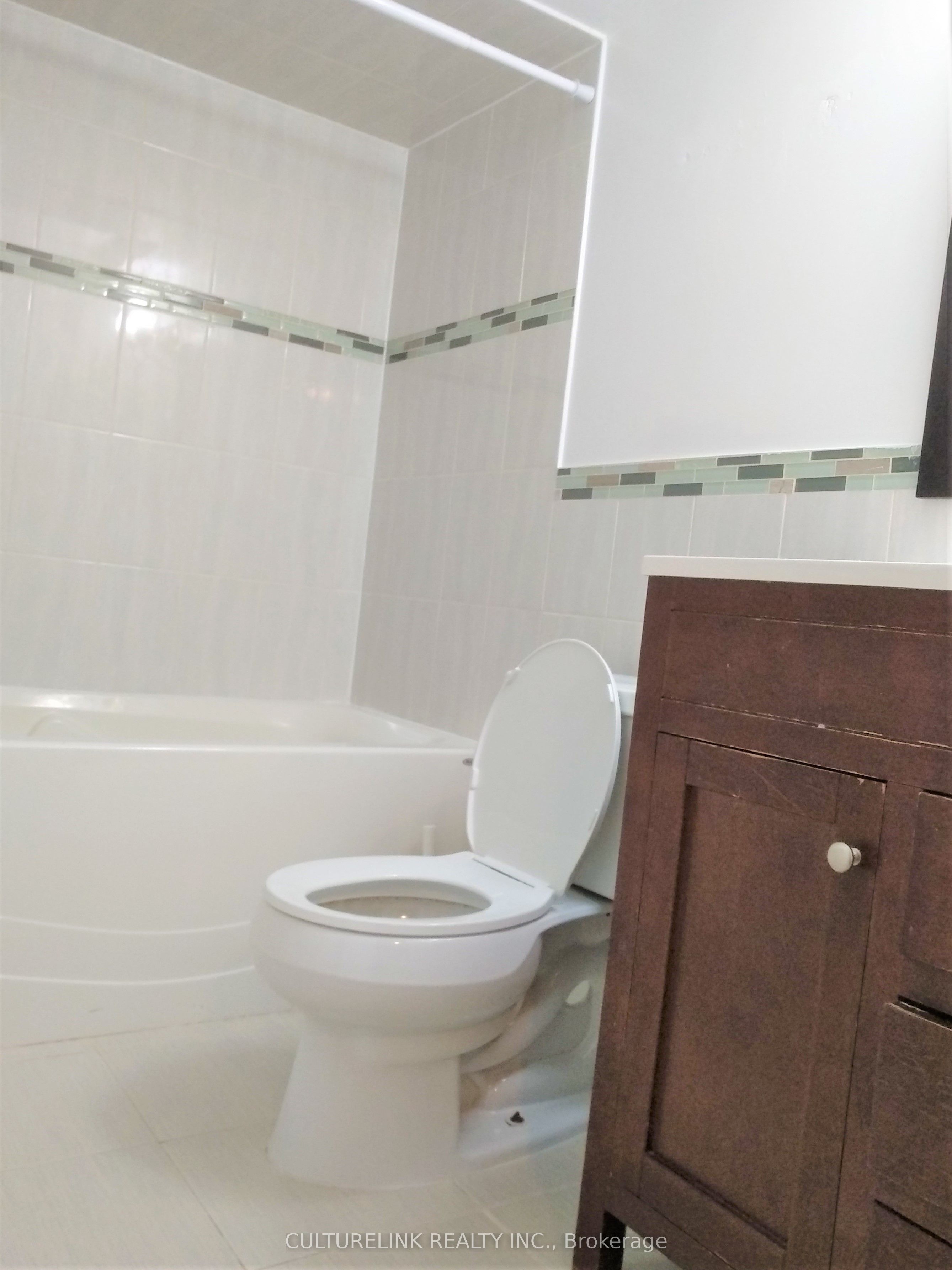 30 Rockport Crescent Bsmt, Richmond Hill, ON L4C 2L6 photo 5