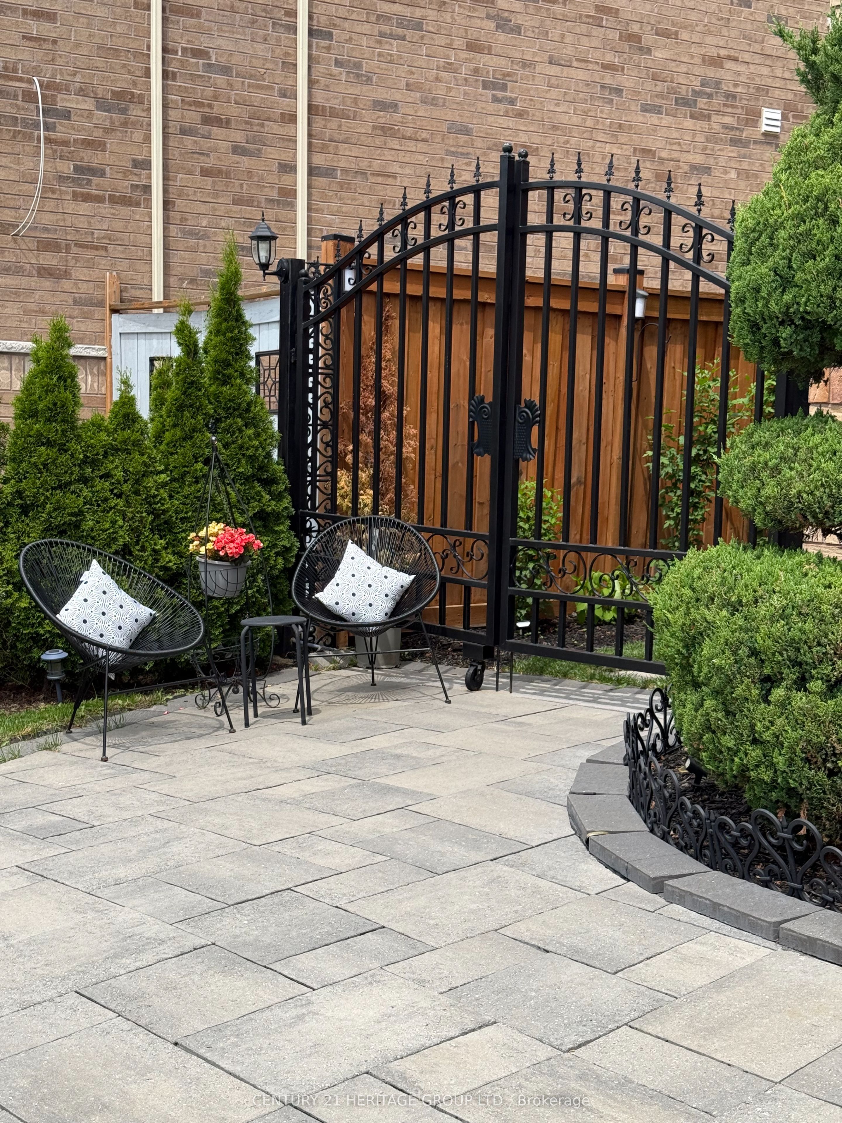 27 Leith Drive, Bradford West Gwillimbury, ON L3Z 0G5 photo 4