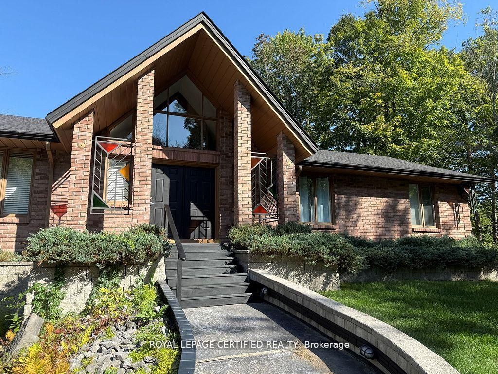 103 Sibbald Crescent, Georgina, ON L0E 1R0 photo 2