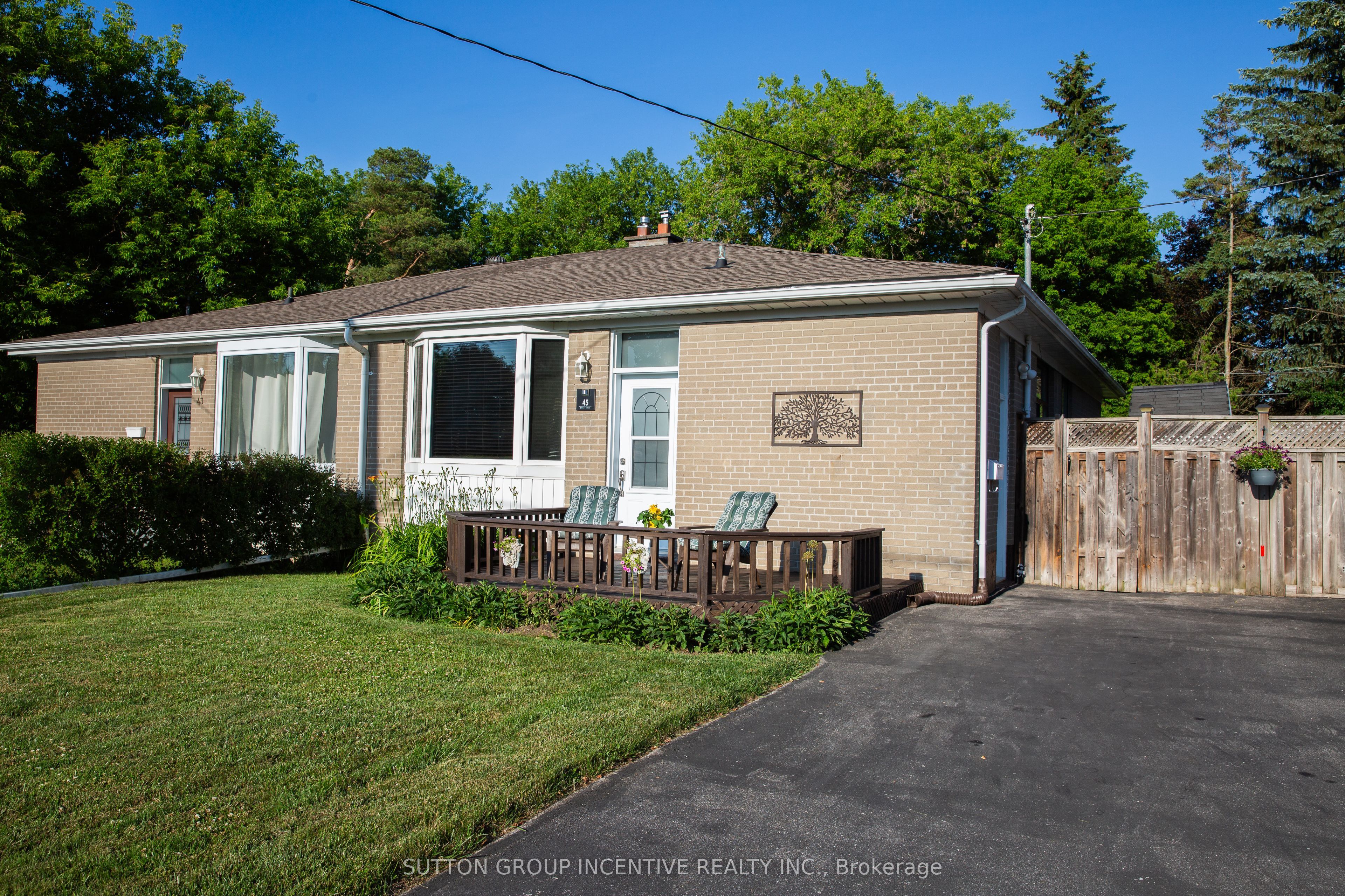 45 Bailey Crescent, Aurora, ON L4G 2B2 photo 2