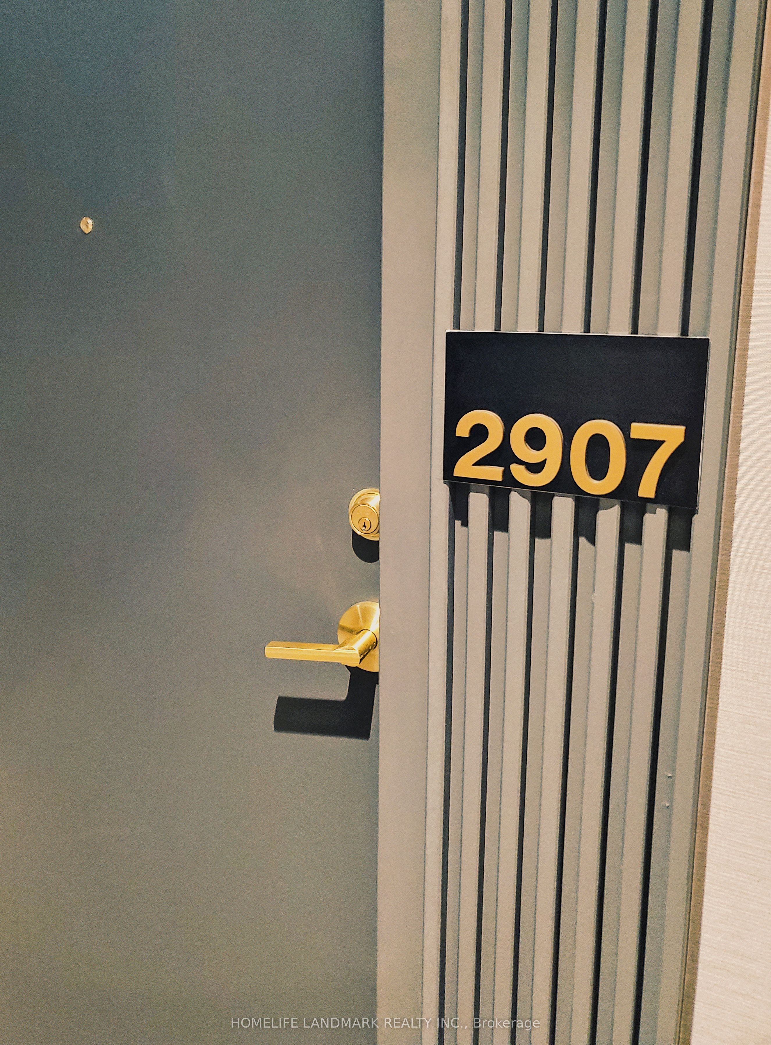 950 Portage Parkway 2907, Vaughan, ON L4K 0J7 photo 3