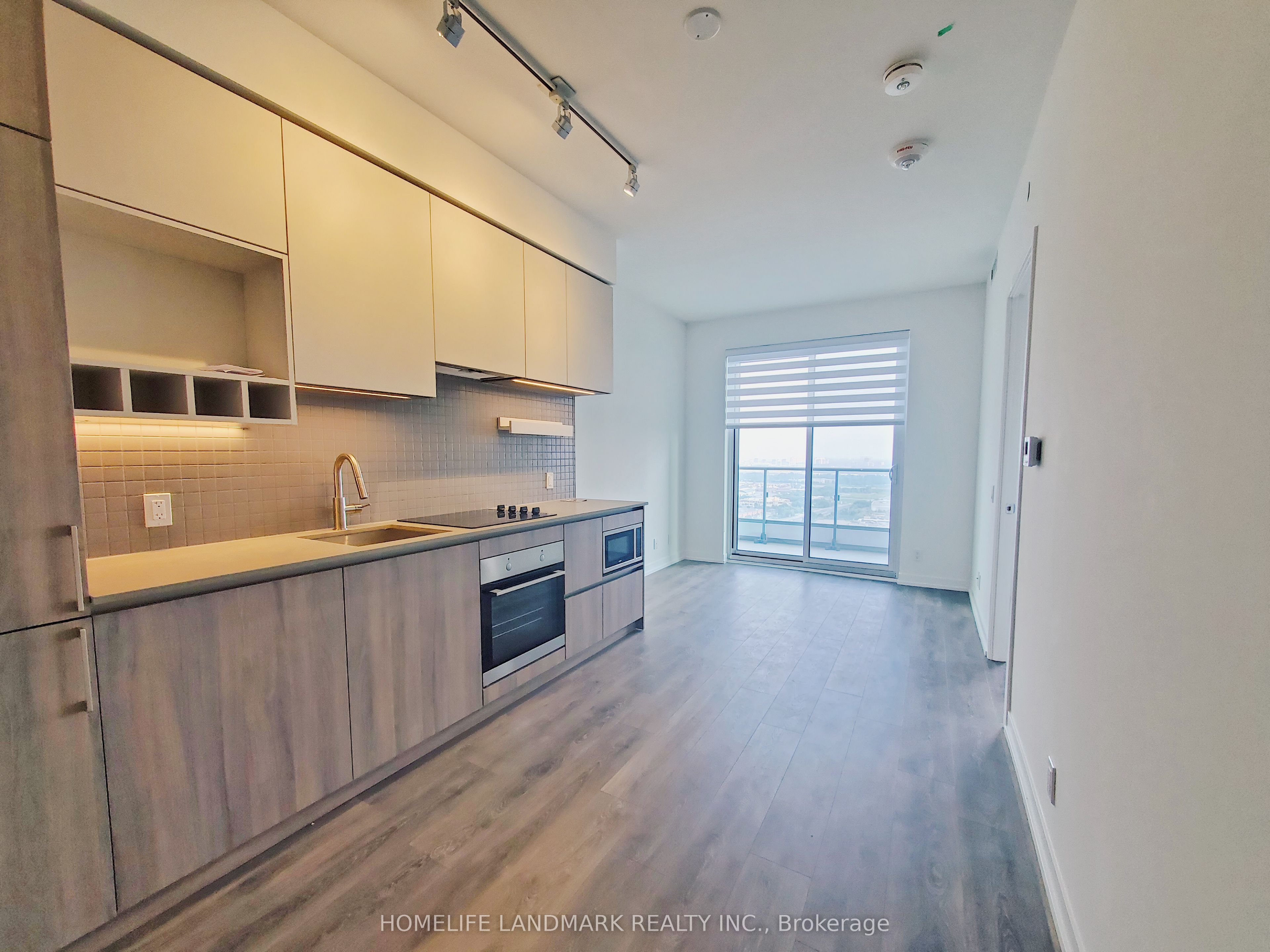 950 Portage Parkway 2907, Vaughan, ON L4K 0J7 photo 4