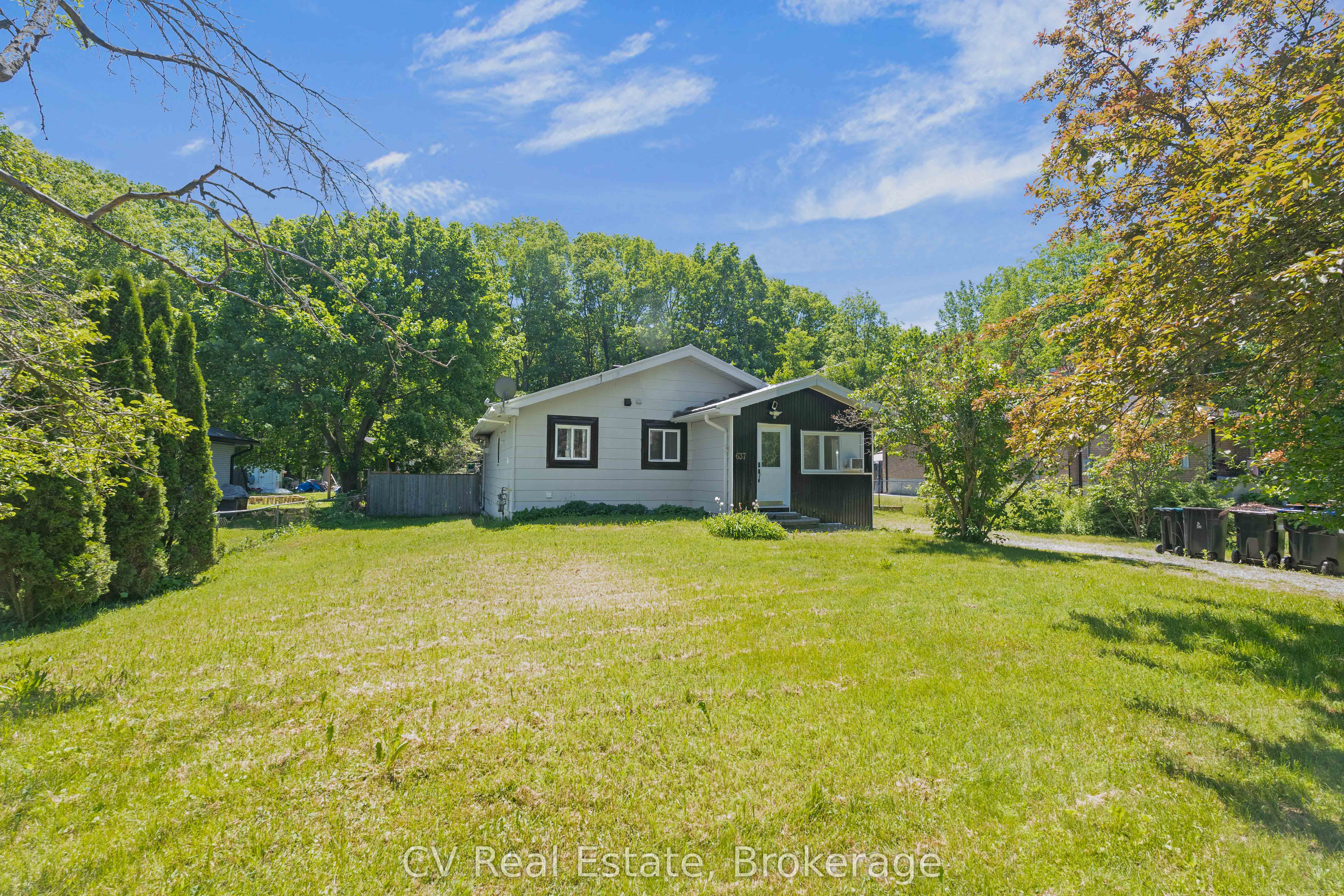 637 Pinegrove Avenue, Innisfil, ON L9S 2K4 photo 2
