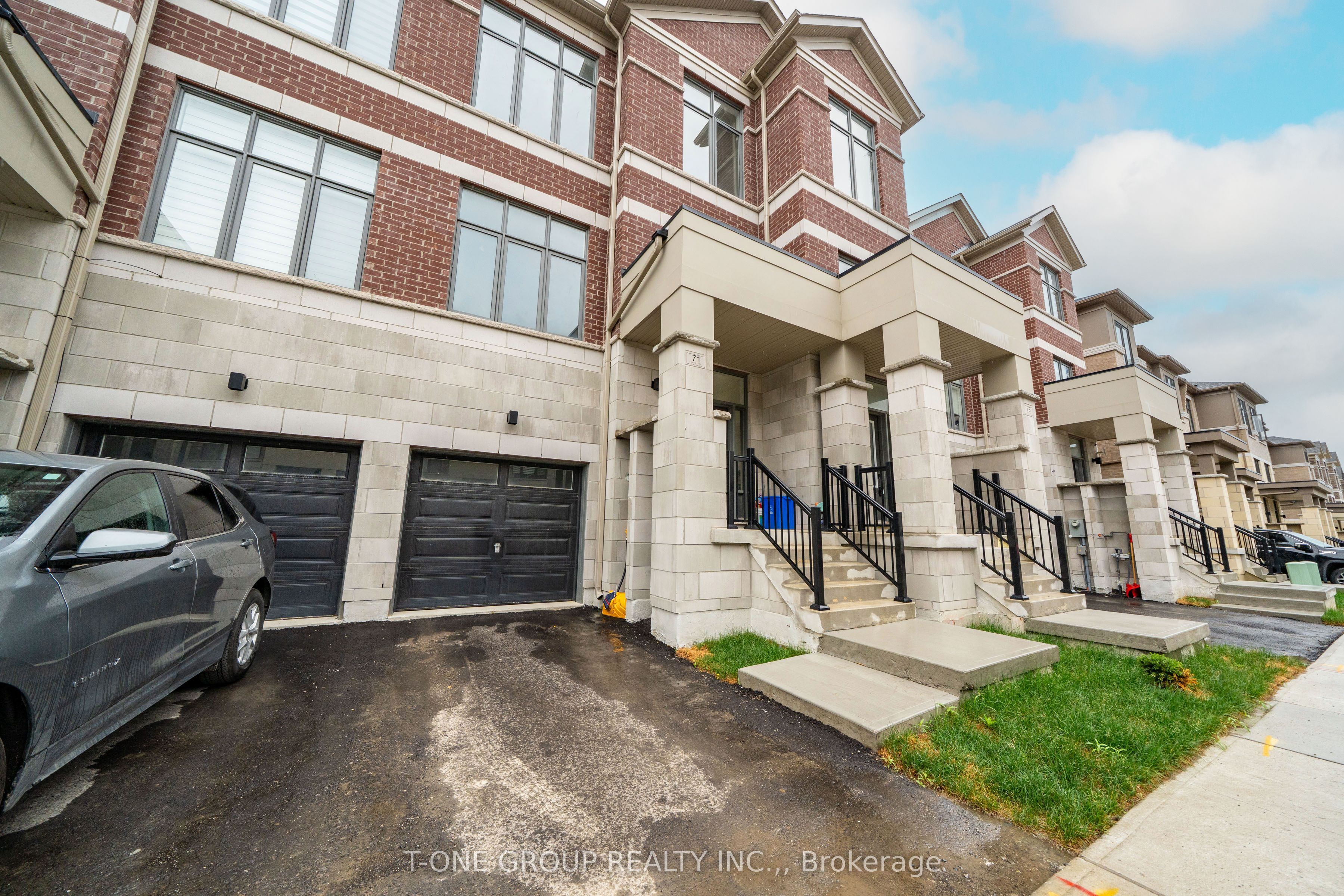 71 Millman Lane, Richmond Hill, ON L4S 0P8 photo 2