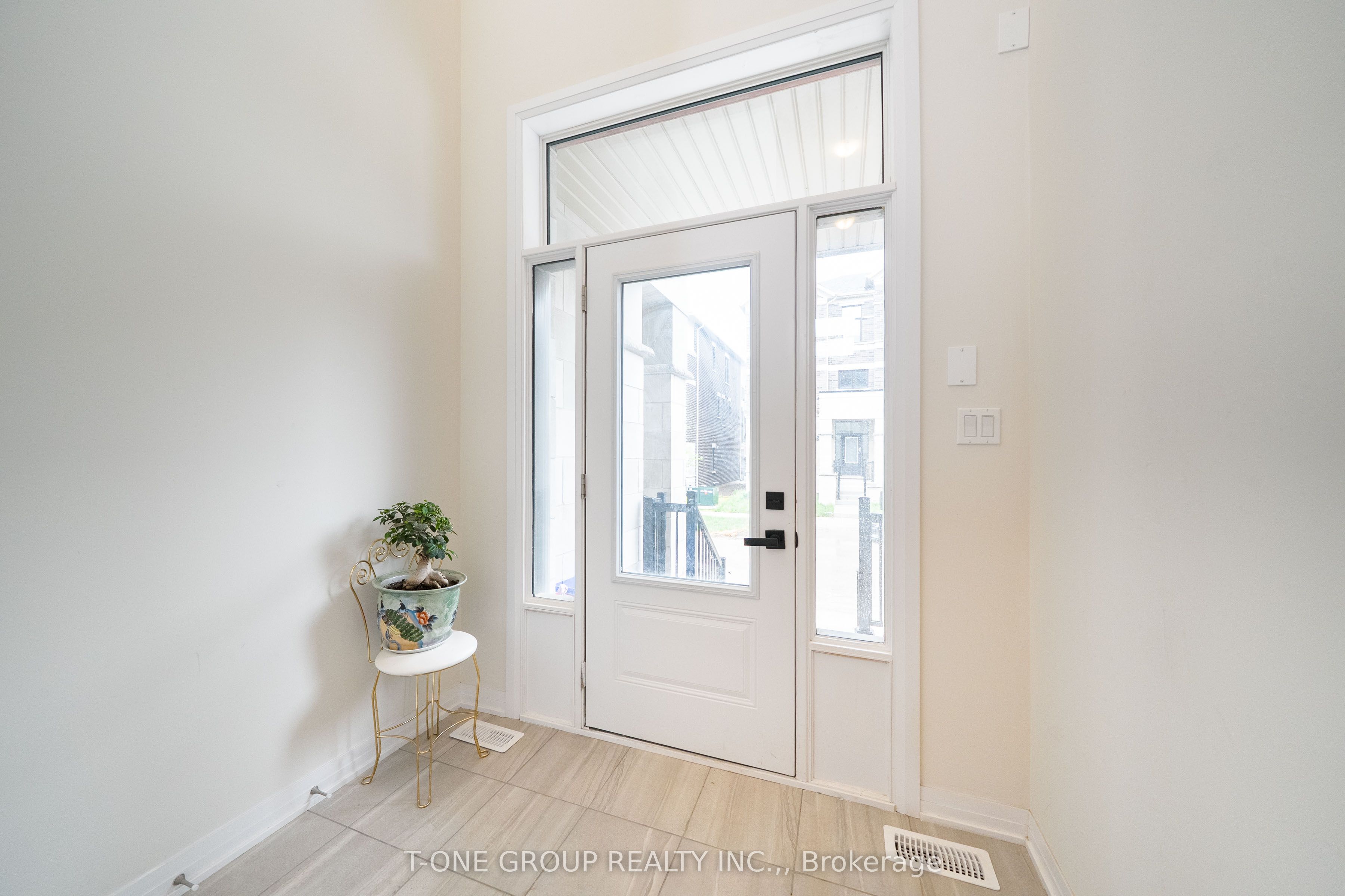 71 Millman Lane, Richmond Hill, ON L4S 0P8 photo 3