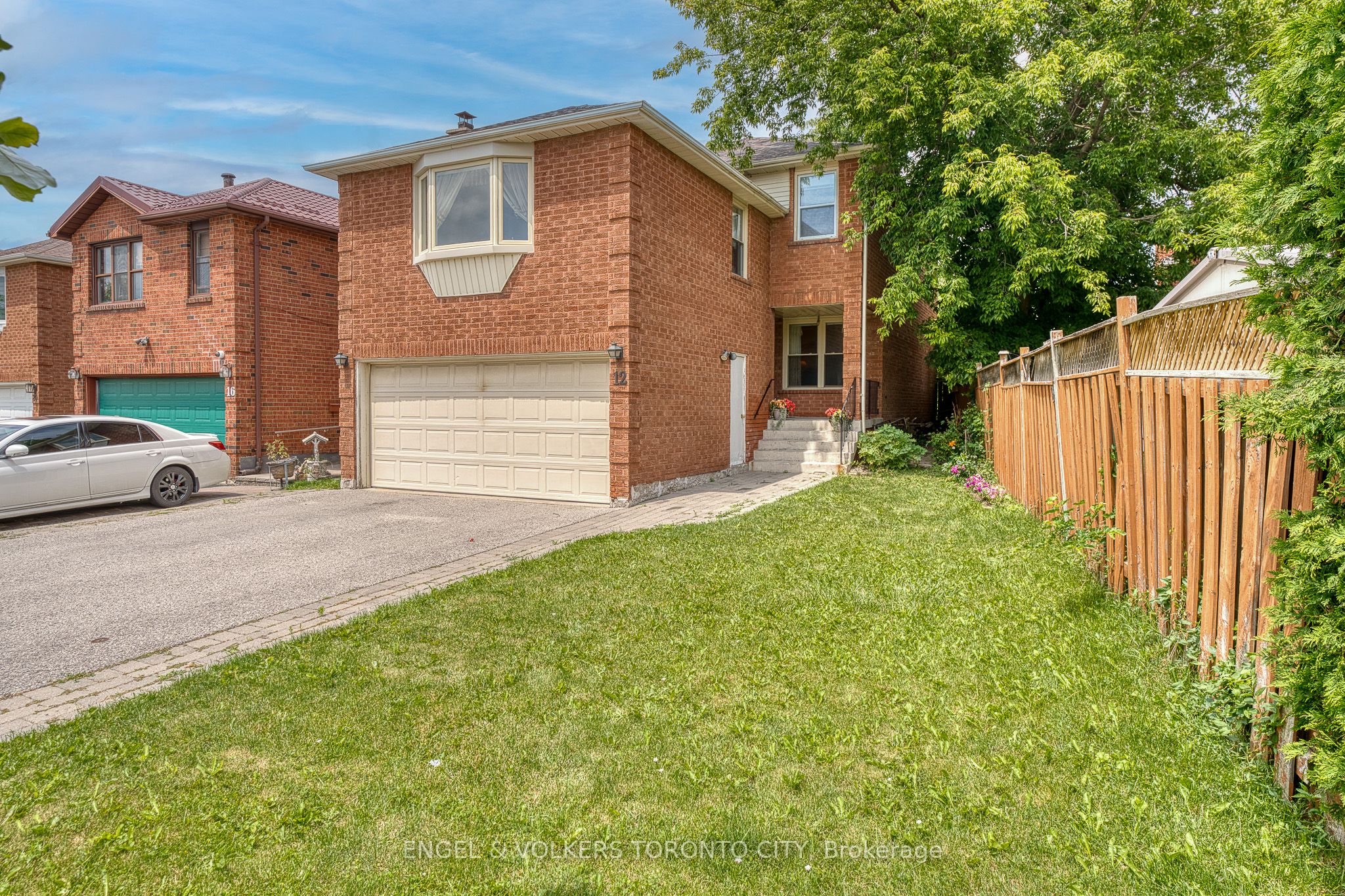 12 Millbank Court, Vaughan, ON L4J 6B9 photo 3