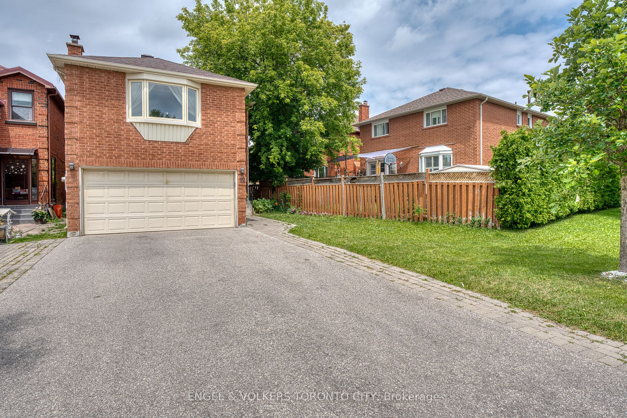 12 Millbank Court, Vaughan, ON L4J 6B9 photo 4
