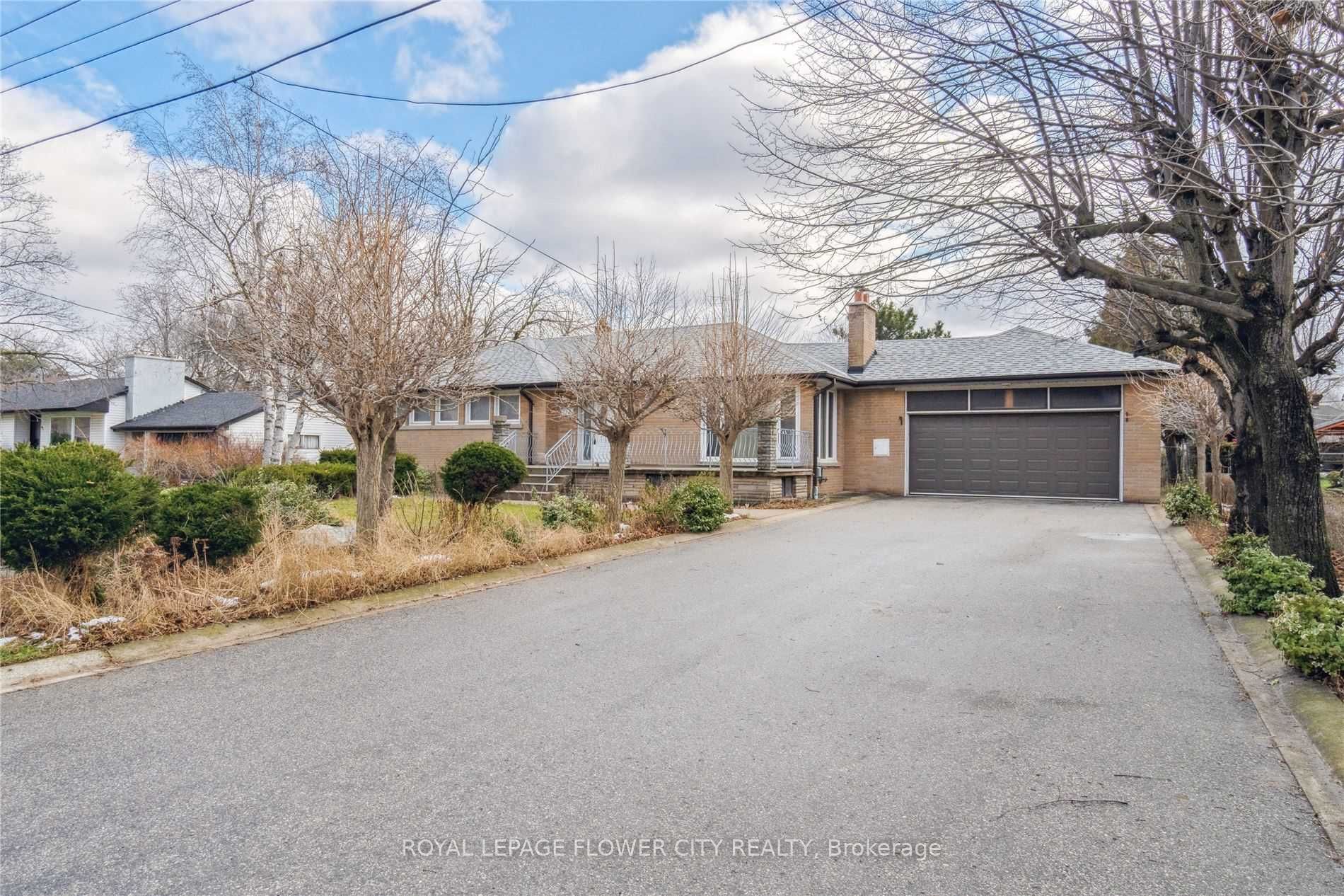 51 Hillside Avenue, Vaughan, ON L4K 1X1 photo 2
