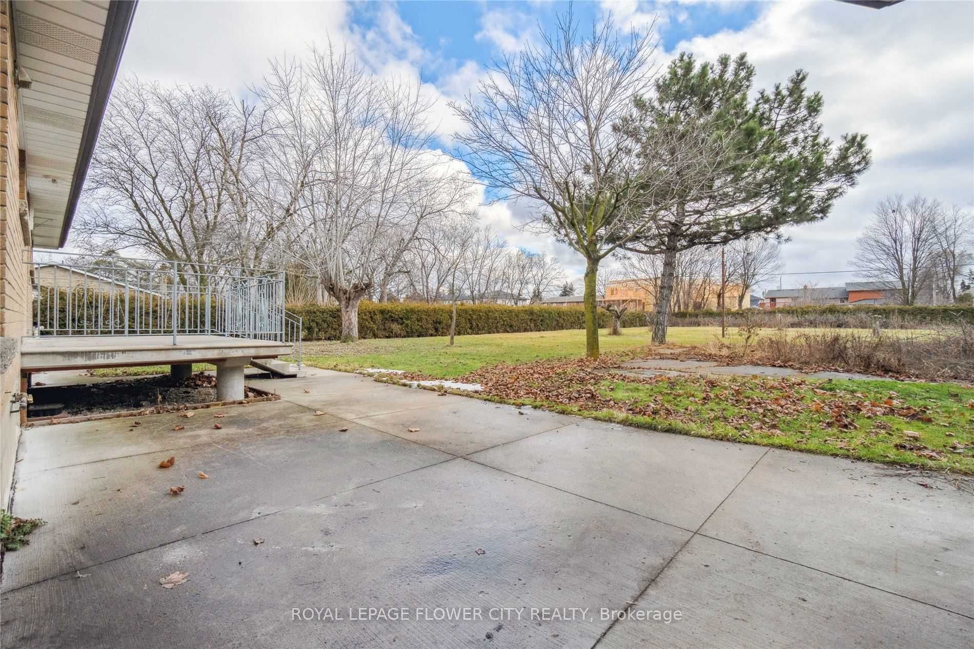 51 Hillside Avenue, Vaughan, ON L4K 1X1 photo 4