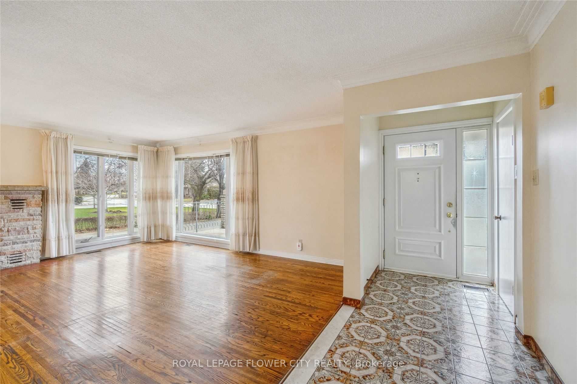 51 Hillside Avenue, Vaughan, ON L4K 1X1 photo 5
