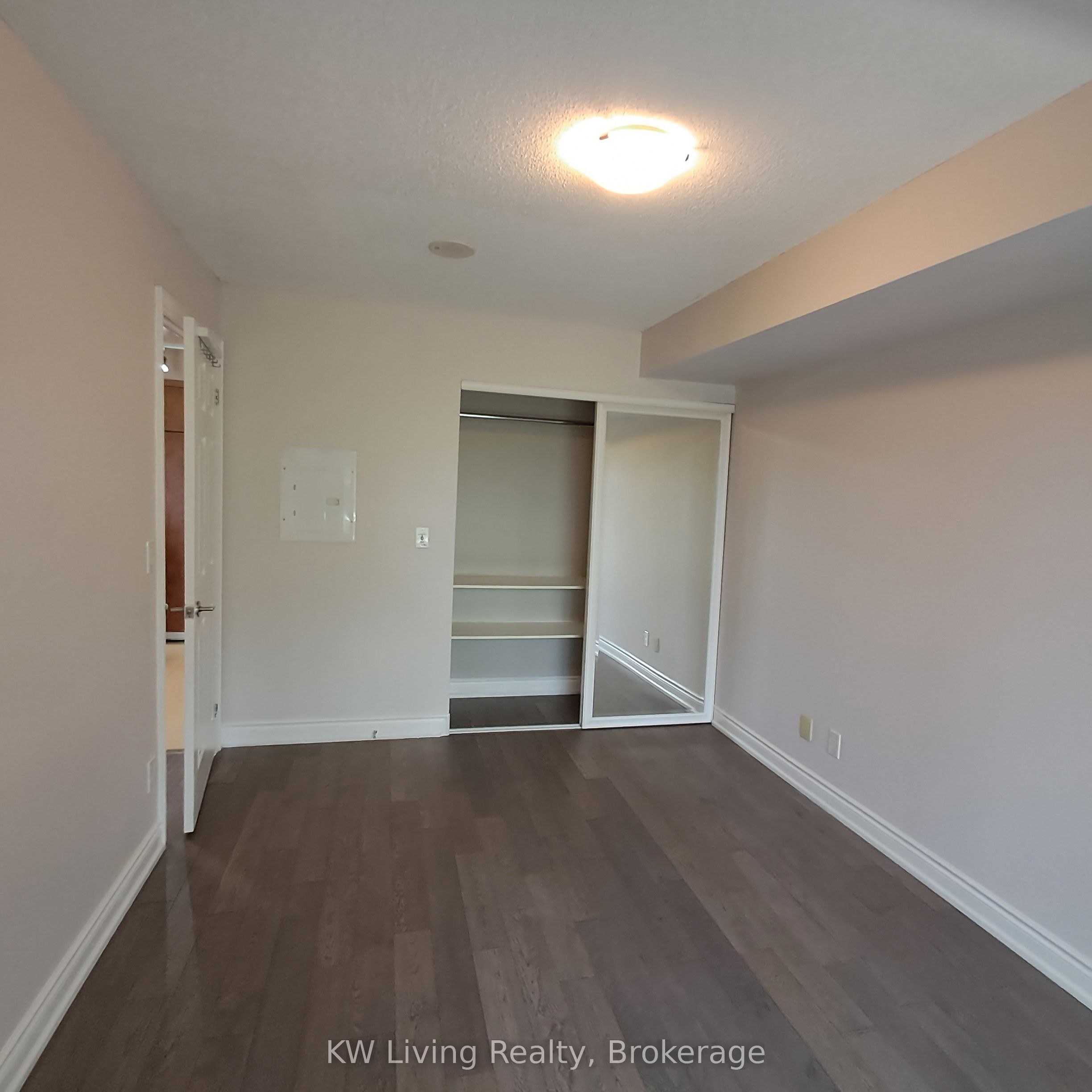 39 Galleria Parkway 309, Markham, ON L3T 0A6 photo 5