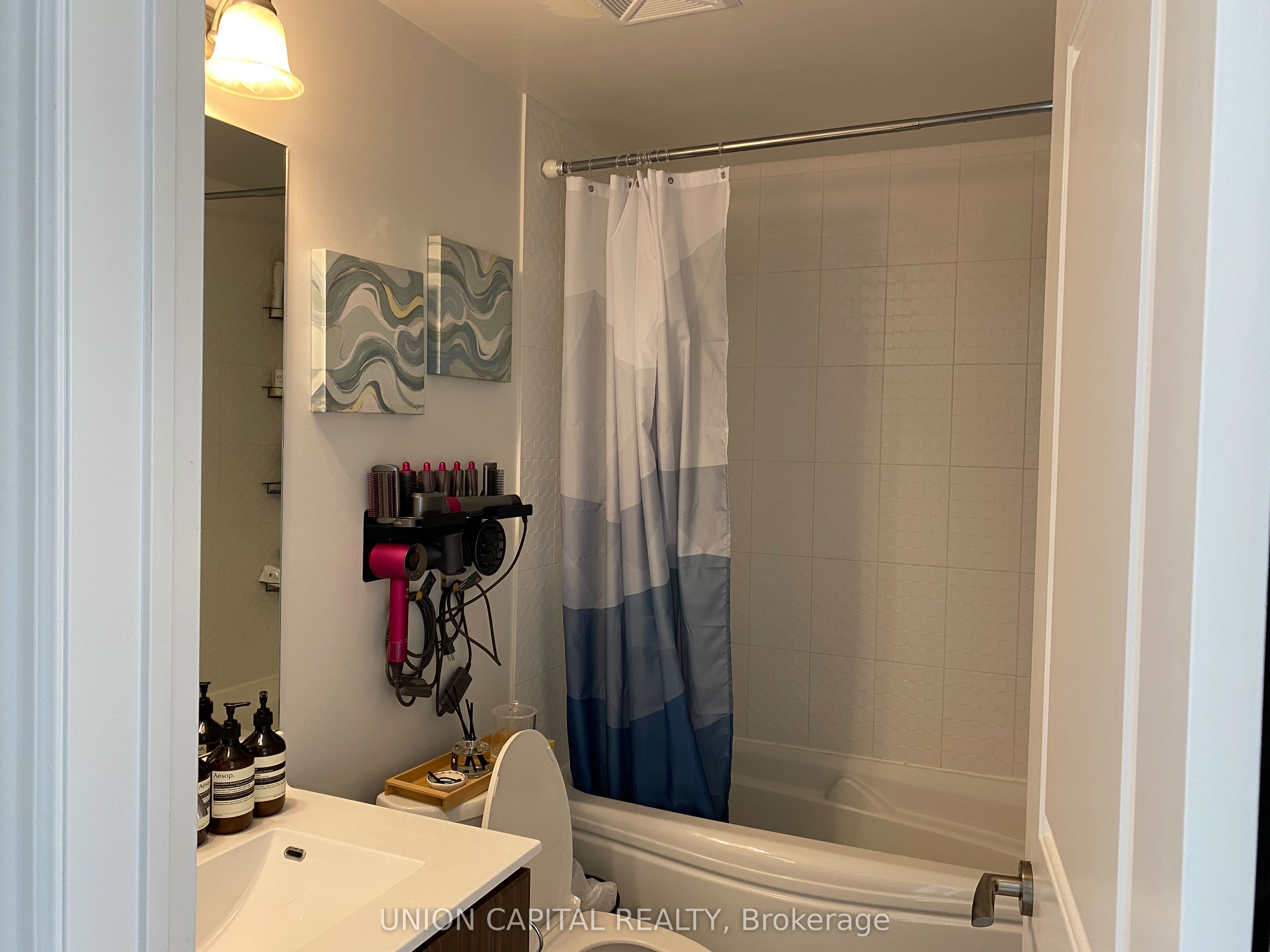 38 Cedarland Drive 1010, Markham, ON L6G 0G7 photo 4