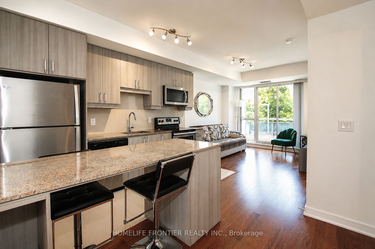 9191 Yonge Street 218, Richmond Hill, ON L4C 1E2 photo 3