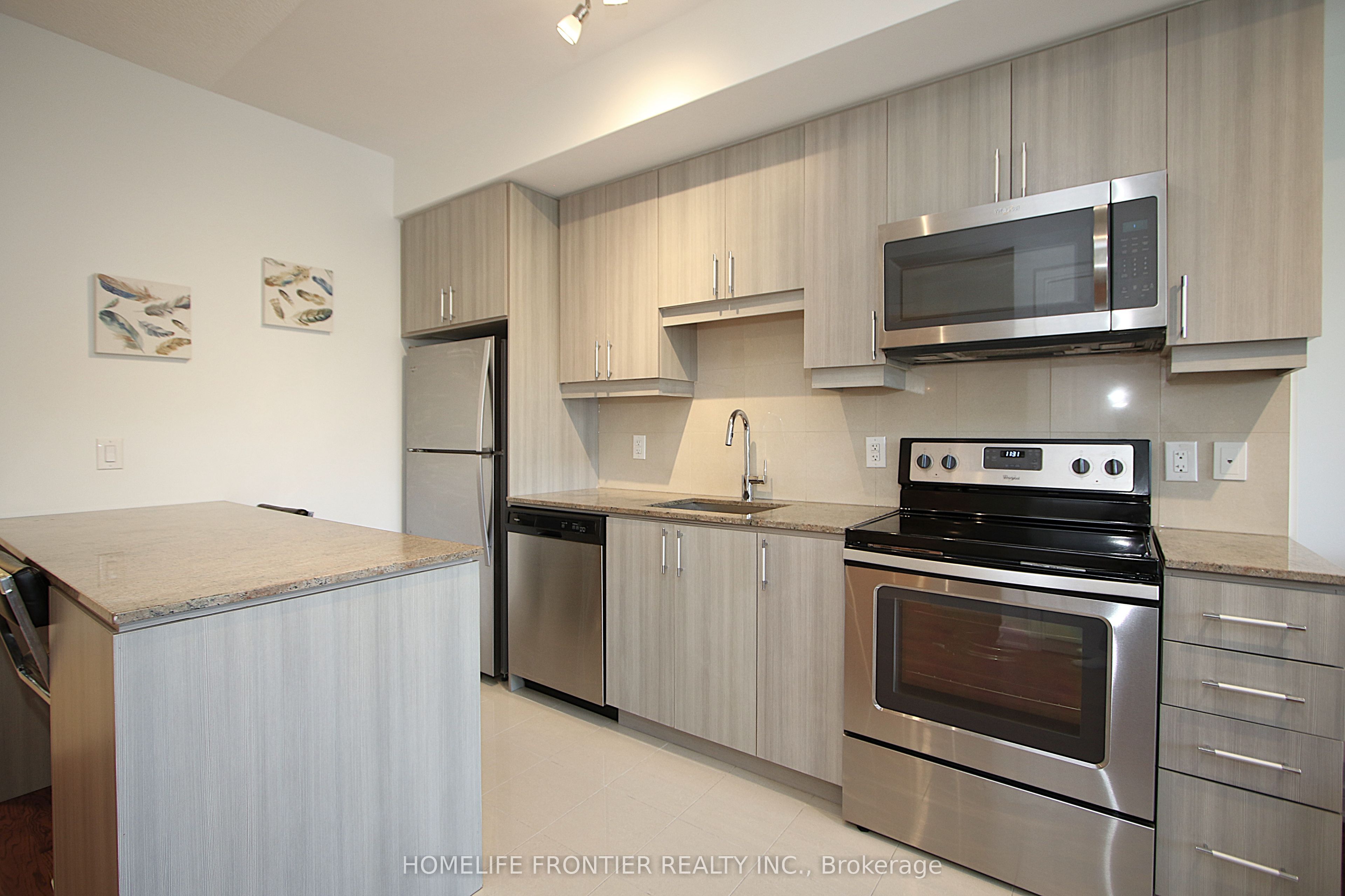 9191 Yonge Street 218, Richmond Hill, ON L4C 1E2 photo 4