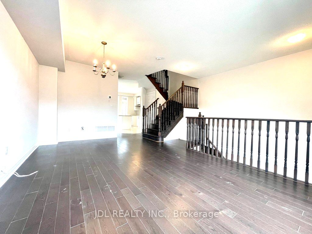 95 Grand Trunk Avenue, Vaughan, ON L6A 5B3 photo 4