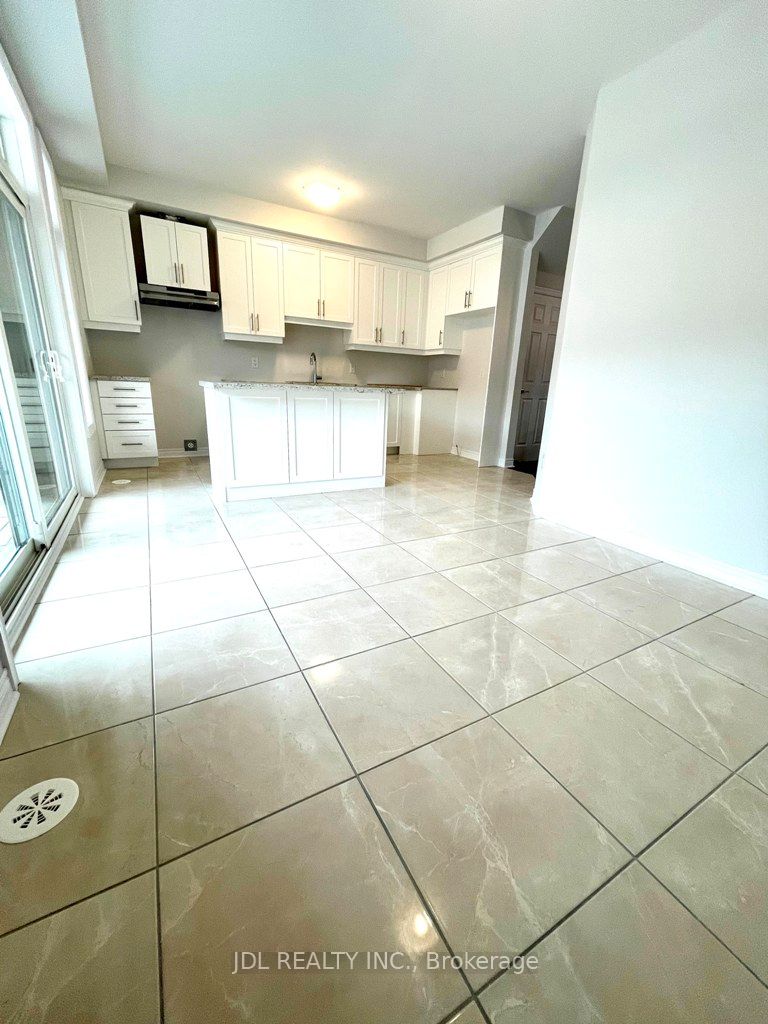 95 Grand Trunk Avenue, Vaughan, ON L6A 5B3 photo 5