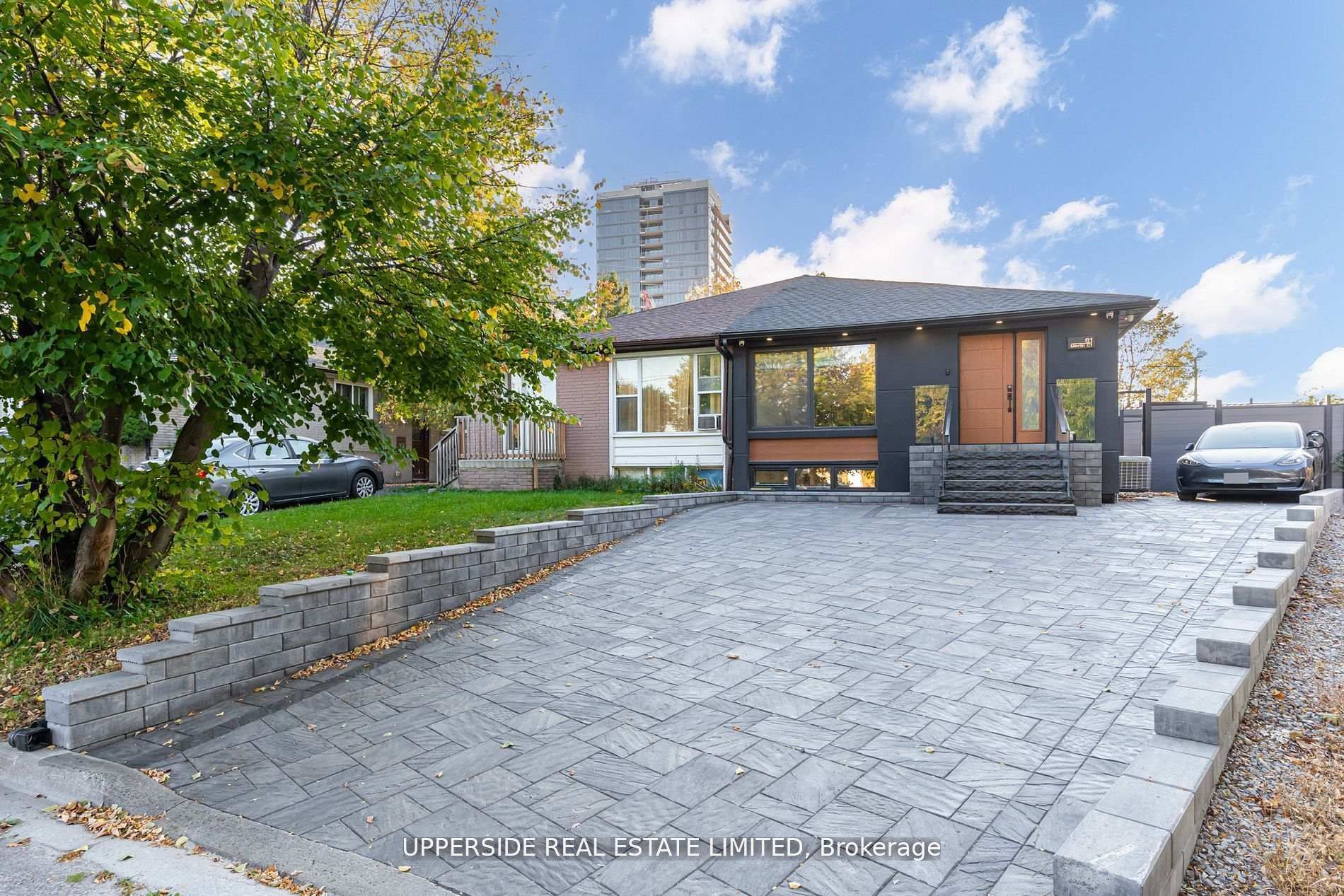 61 Marlin Court, Newmarket, ON L3Y 2W7 photo 4
