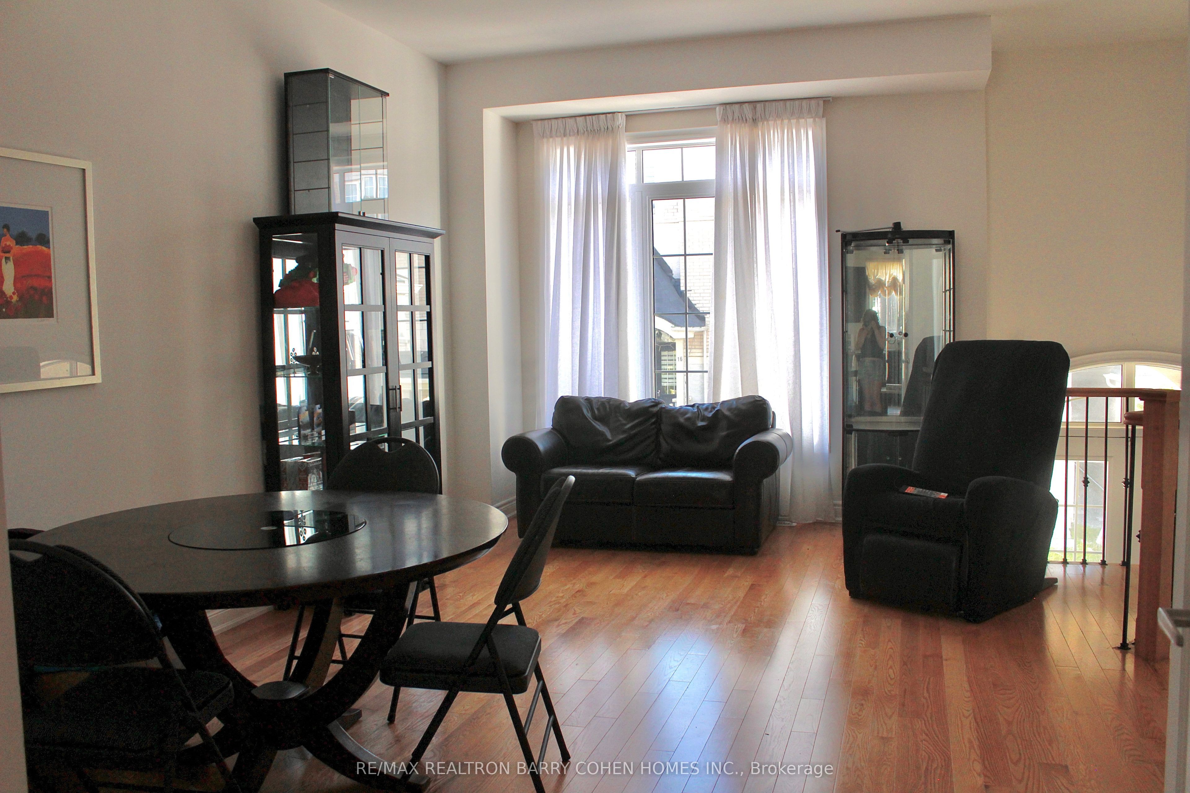 19 Latchford Lane, Richmond Hill, ON L4C 7V6 photo 3