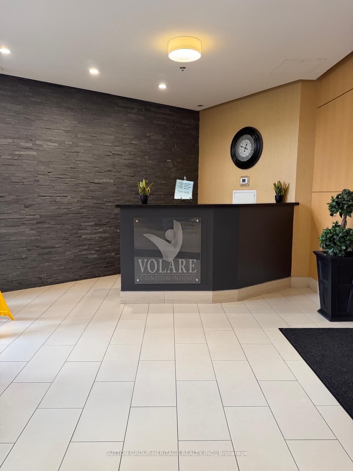 7730 Kipling Avenue 404, Vaughan, ON L4L 1Y7 photo 3
