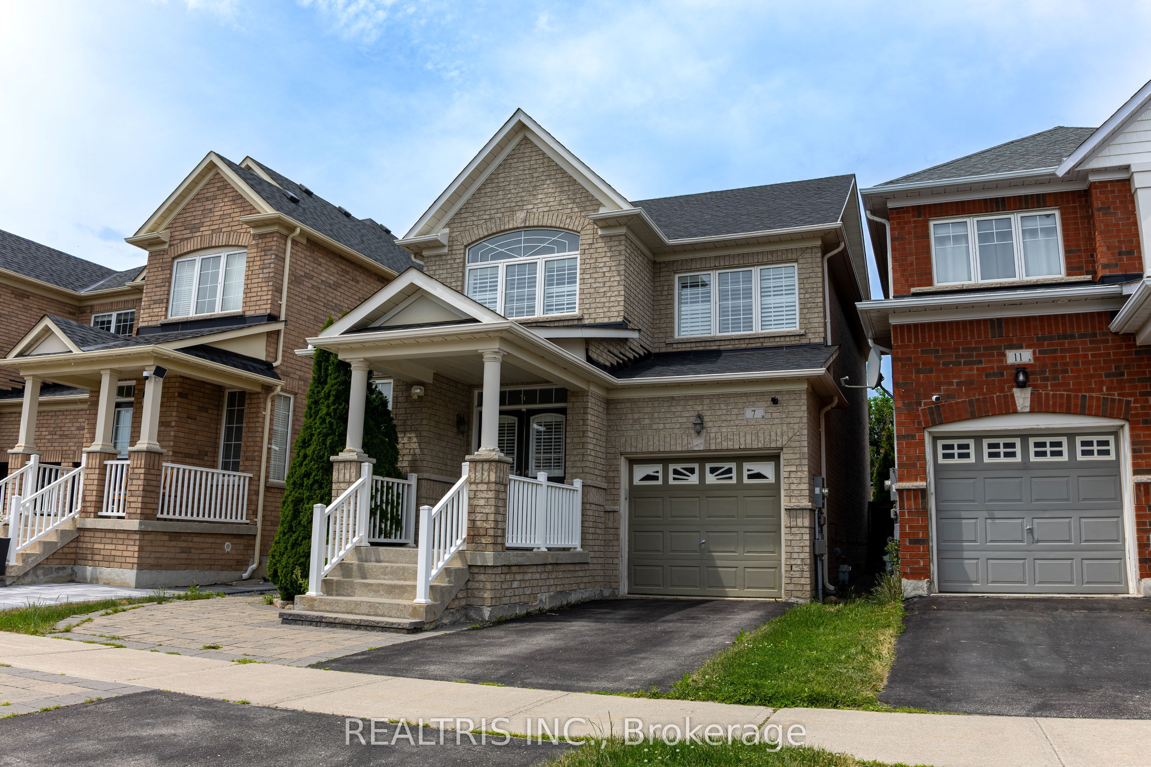 7 Mantle Avenue, Whitchurch-Stouffville, ON L4A 0M6 photo 2