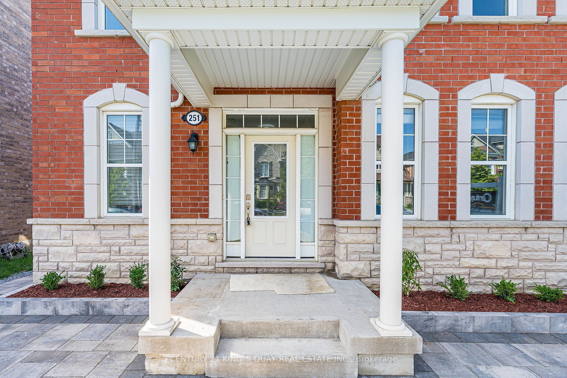 251 Cornell Park Avenue, Markham, ON L6B 0W8 photo 3