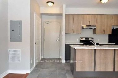 10 Church Street N 3, Richmond Hill, ON L4C 3E7 photo 2