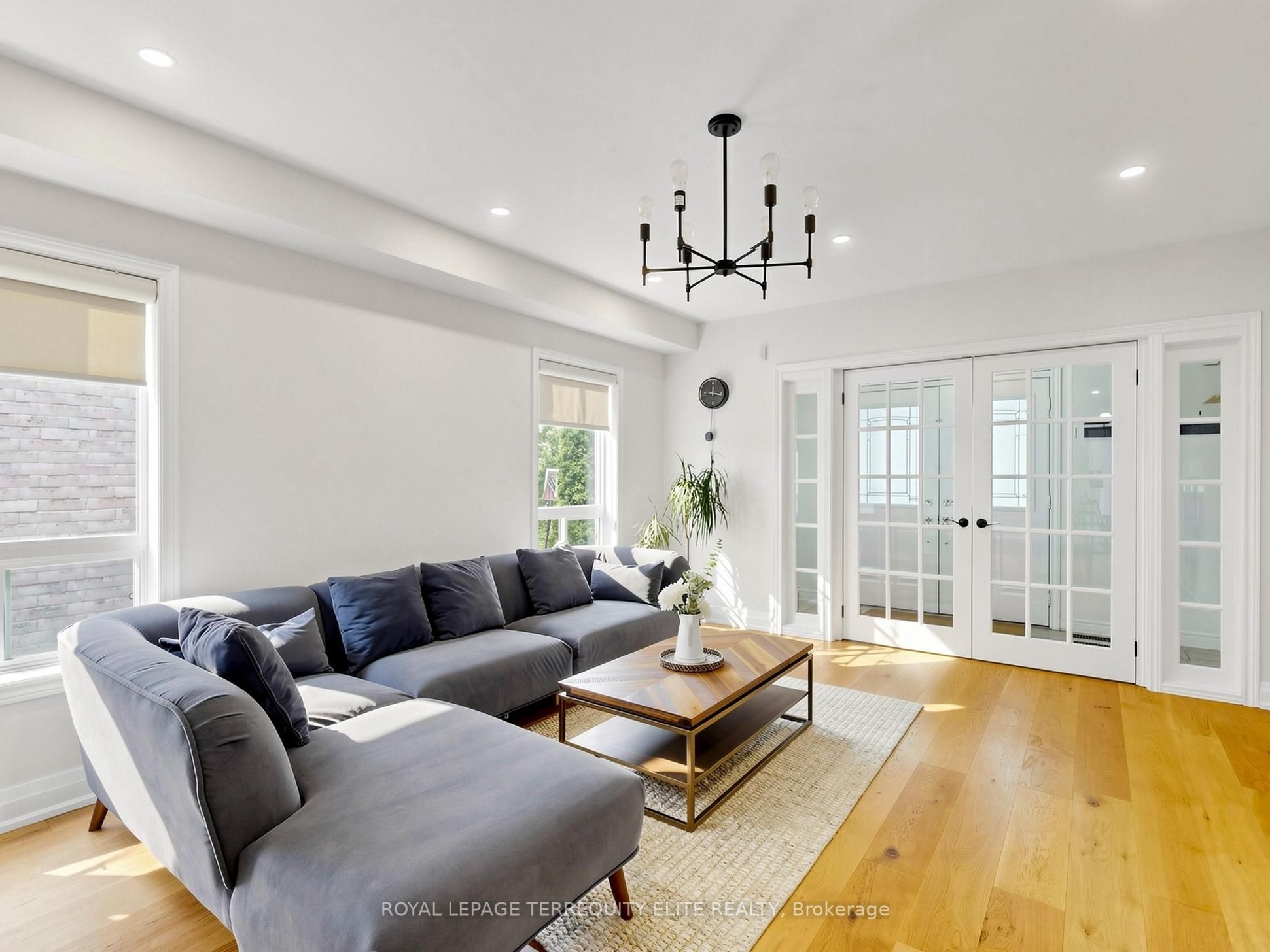 35 Mynden Way, Newmarket, ON L3X 3A7 photo 4