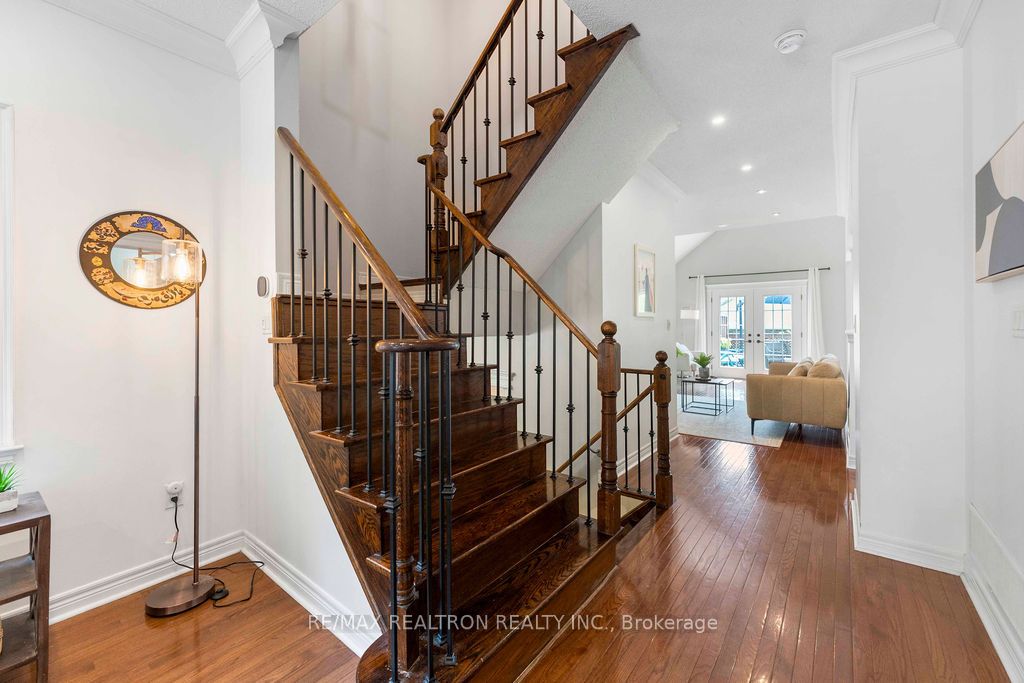 678 Skye Court, Newmarket, ON L3X 3E1 photo 4