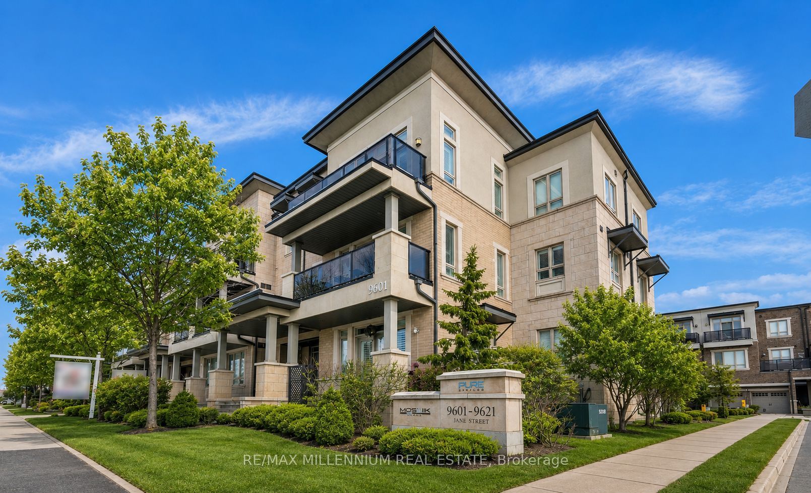 9601 Jane Street 9, Vaughan, ON L6A 4G5