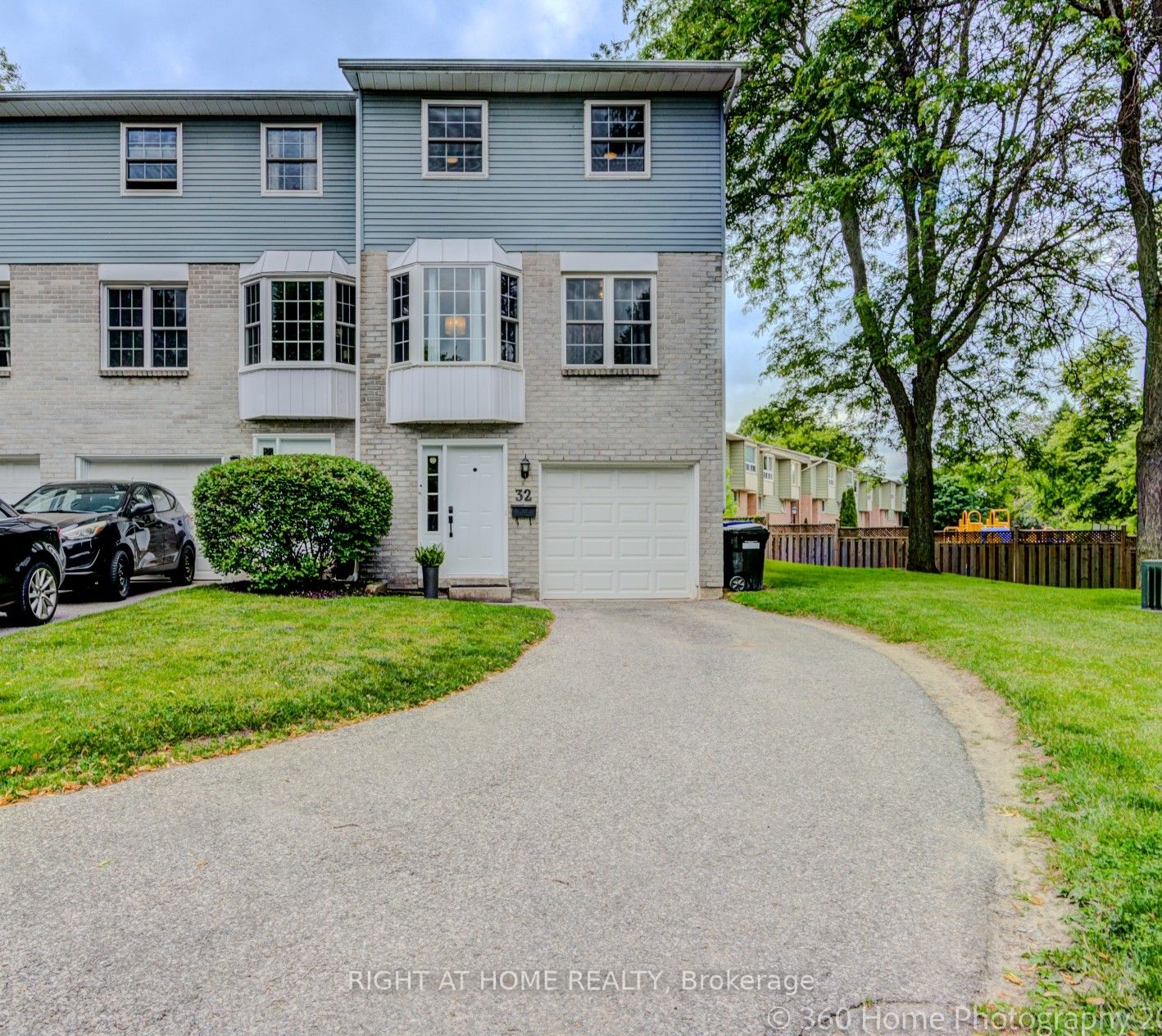 32 Harmony Circle, Bradford West Gwillimbury, ON L3Z 2T9