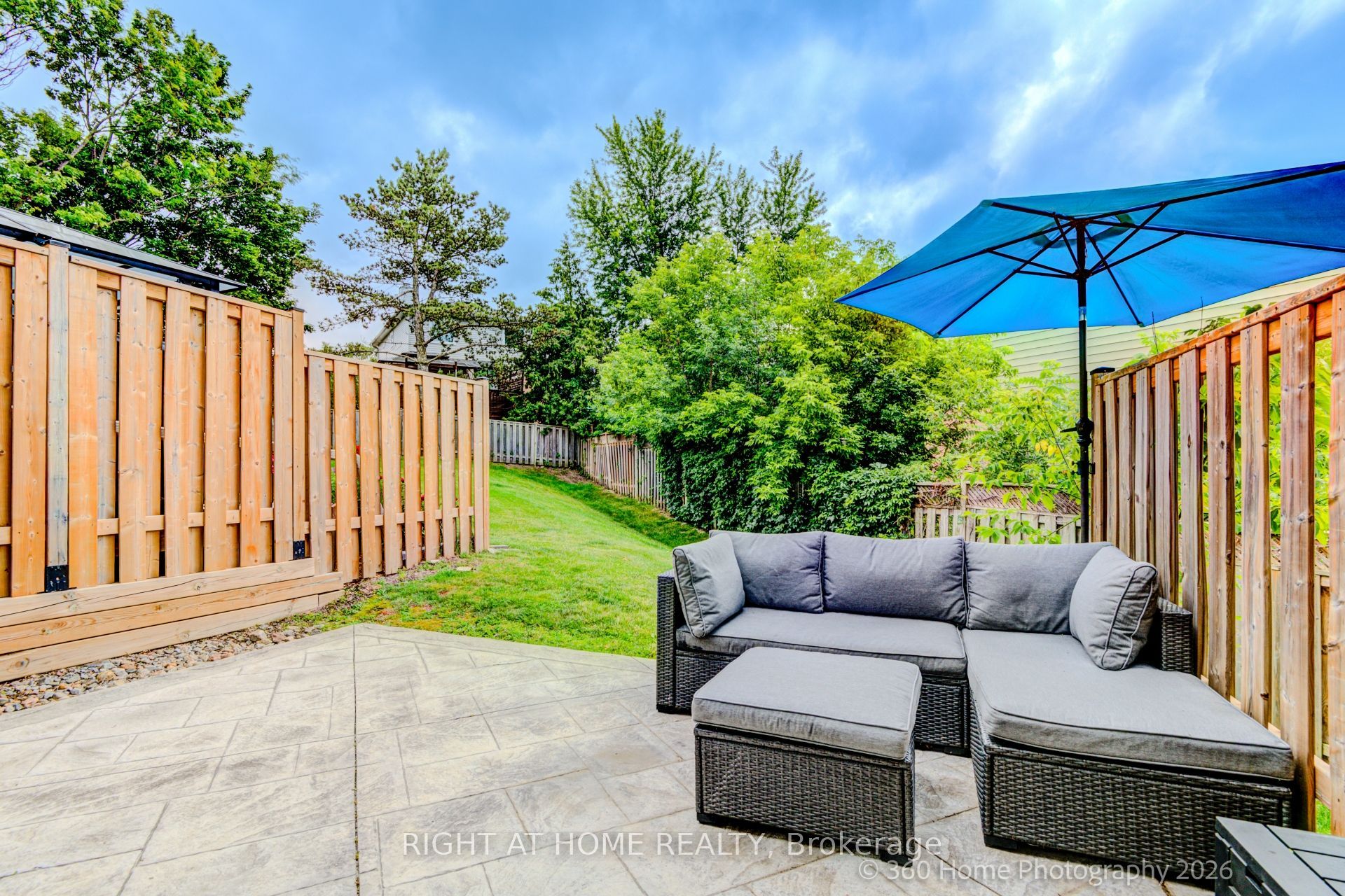 32 Harmony Circle, Bradford West Gwillimbury, ON L3Z 2T9 photo 2