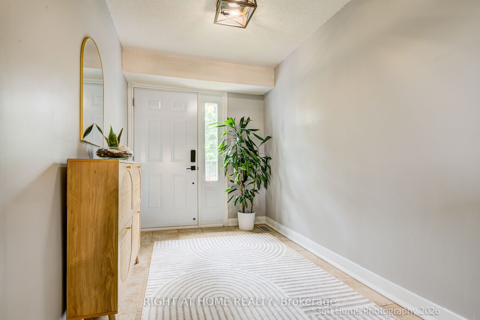 32 Harmony Circle, Bradford West Gwillimbury, ON L3Z 2T9 photo 4