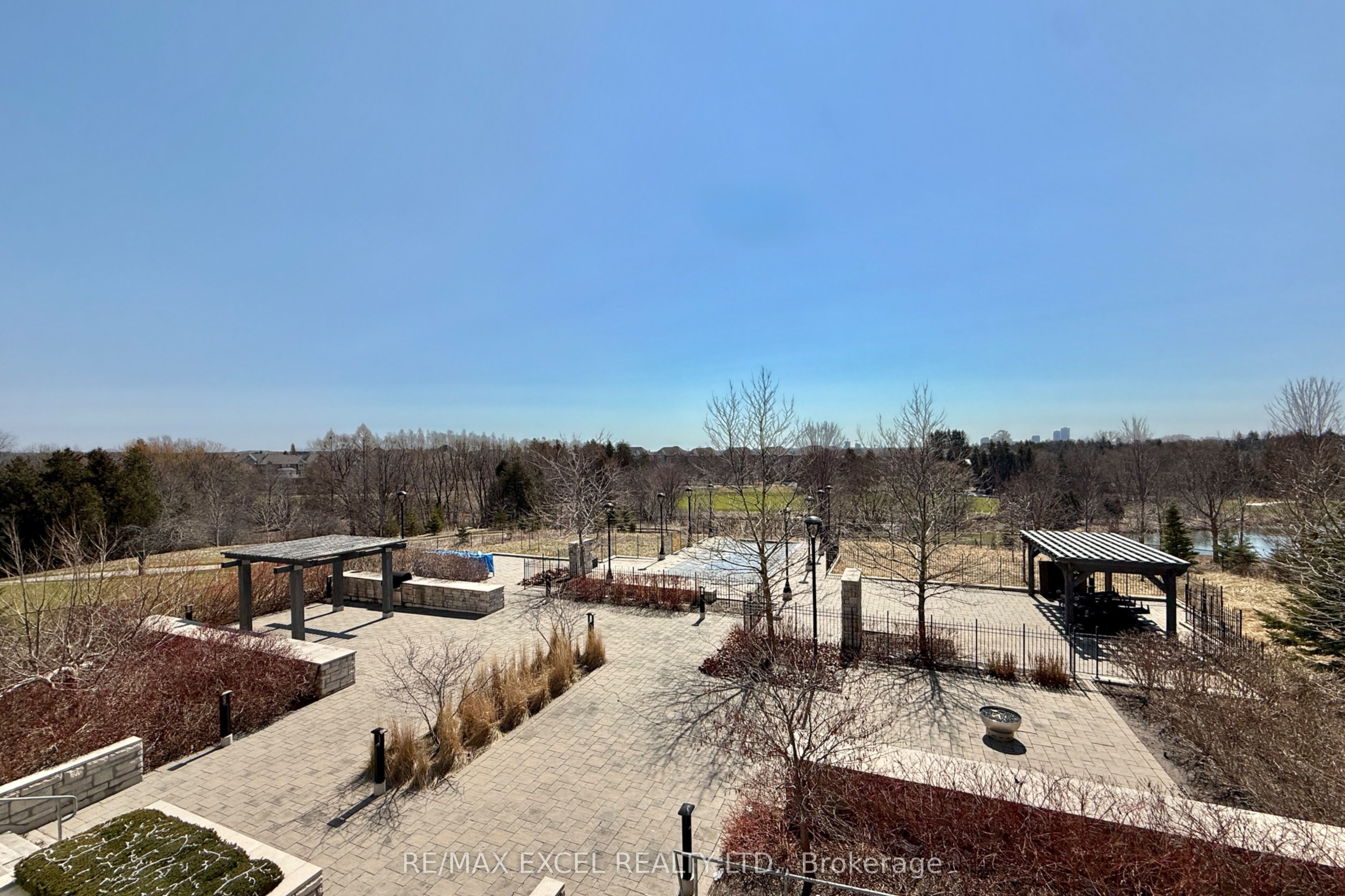9 Stollery Pond Crescent 208, Markham, ON L6C 1K4 photo 5